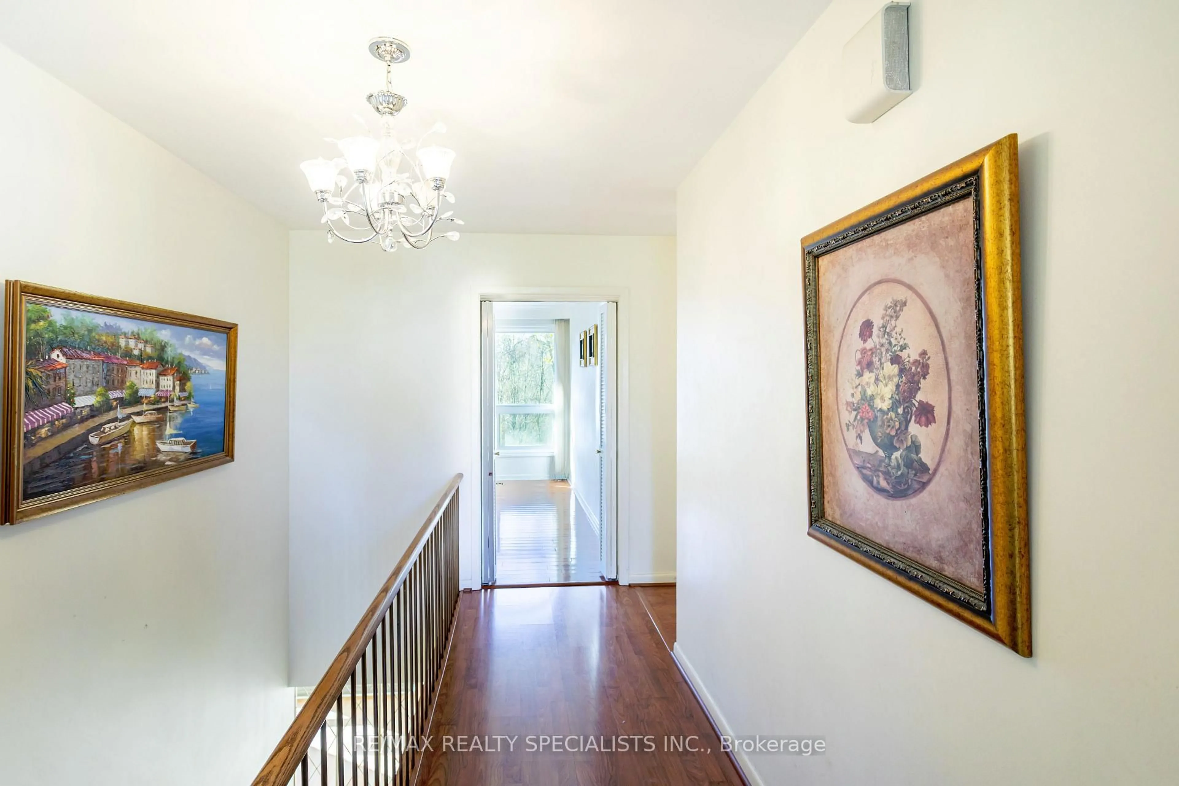 Indoor foyer for 22 Heathview Ave, Toronto Ontario M2K 2C1