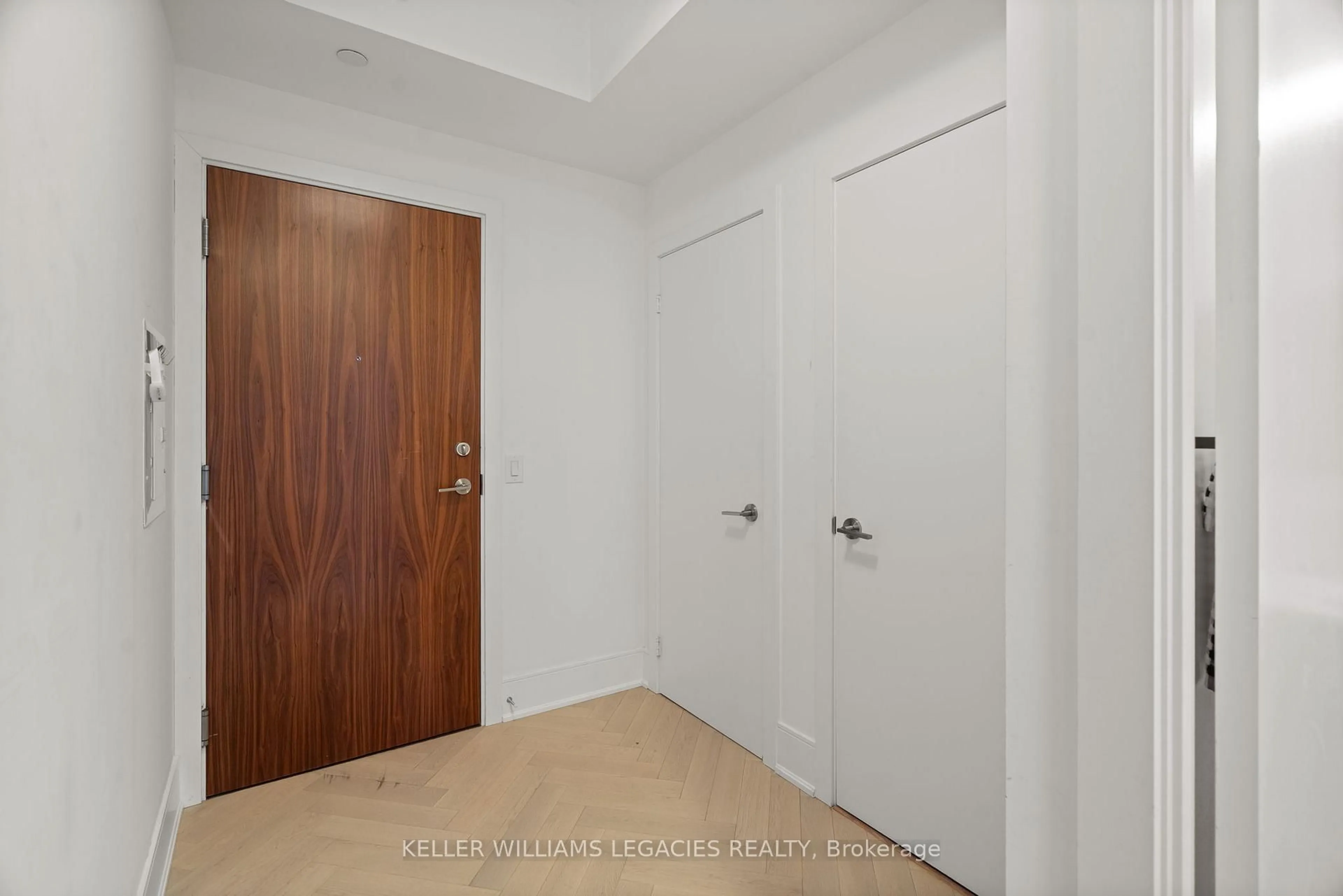 Unknown for 170 Chiltern Hill Rd #304, Toronto Ontario M6C 0A9