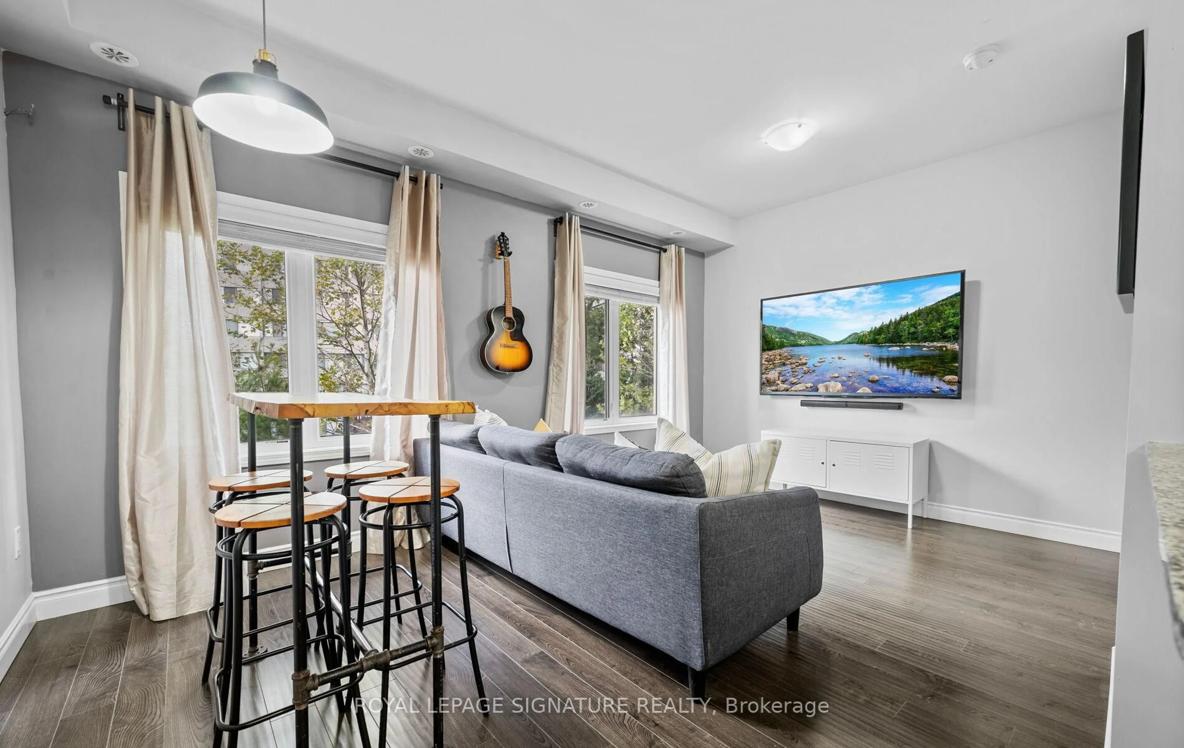 Unknown for 15 Coneflower Cres #240, Toronto Ontario M2R 0A5