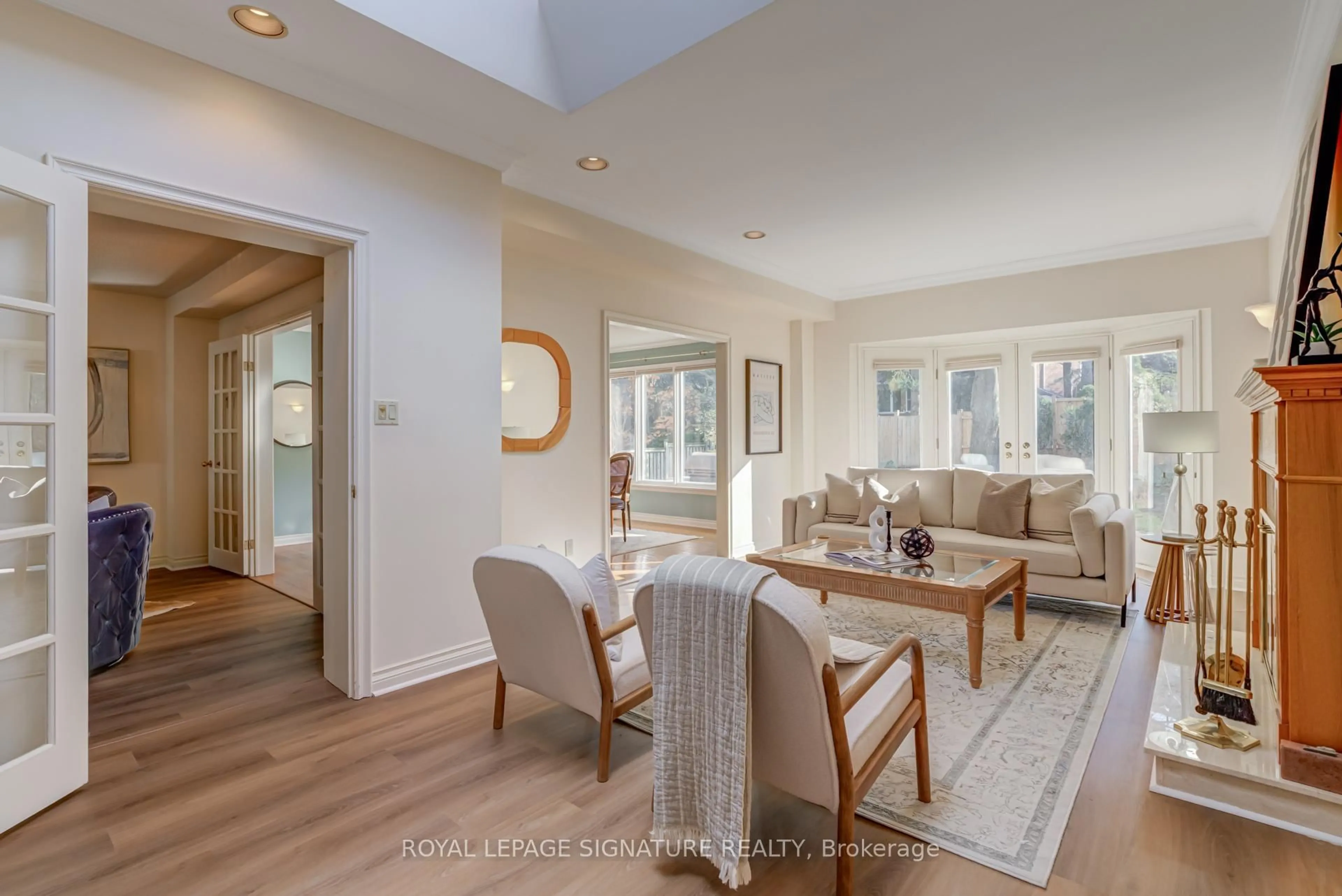 Unknown for 43 Davean Dr, Toronto Ontario M2L 2R6