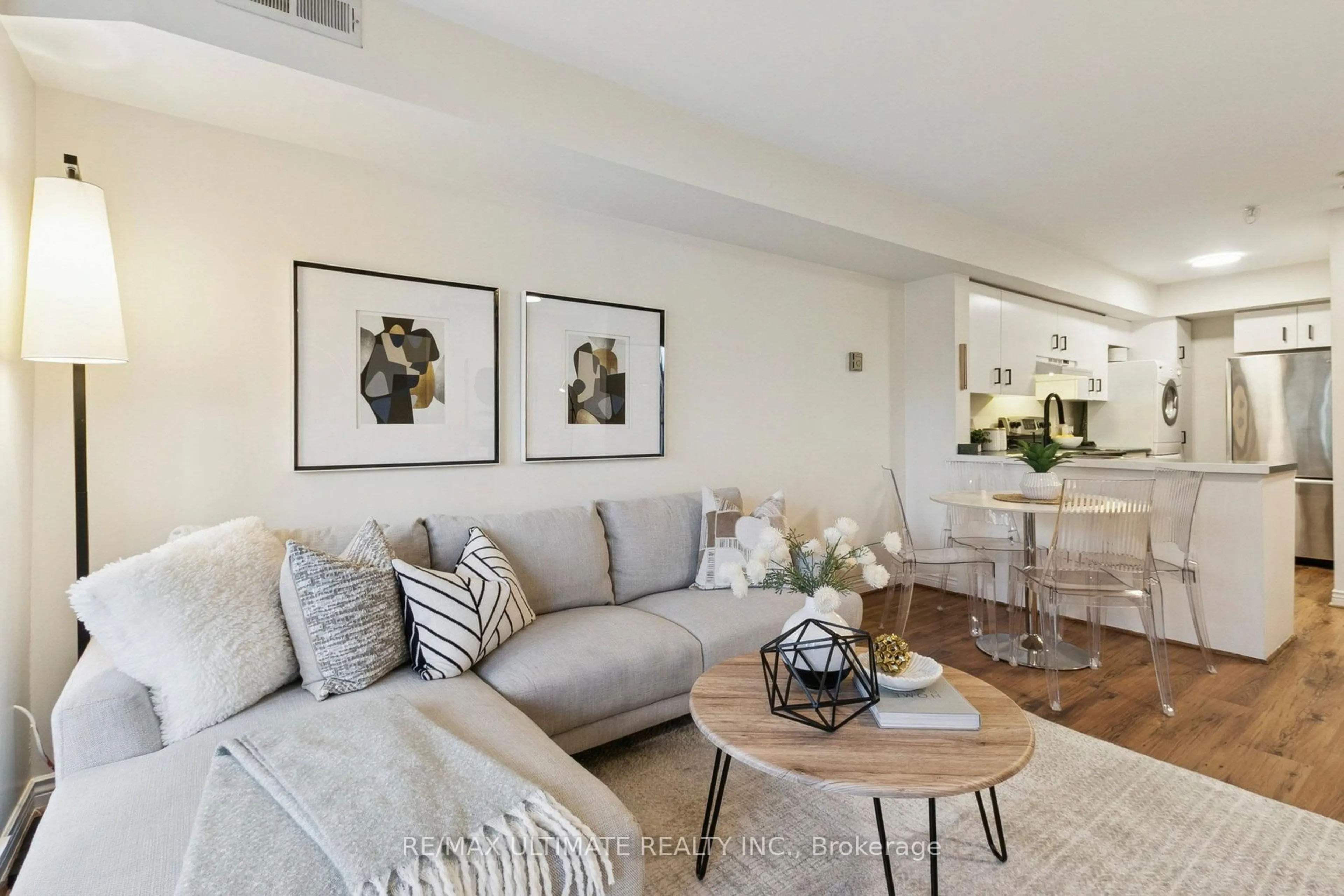 Living room with furniture, unknown for 217 St. George St #31, Toronto Ontario M5R 3S7