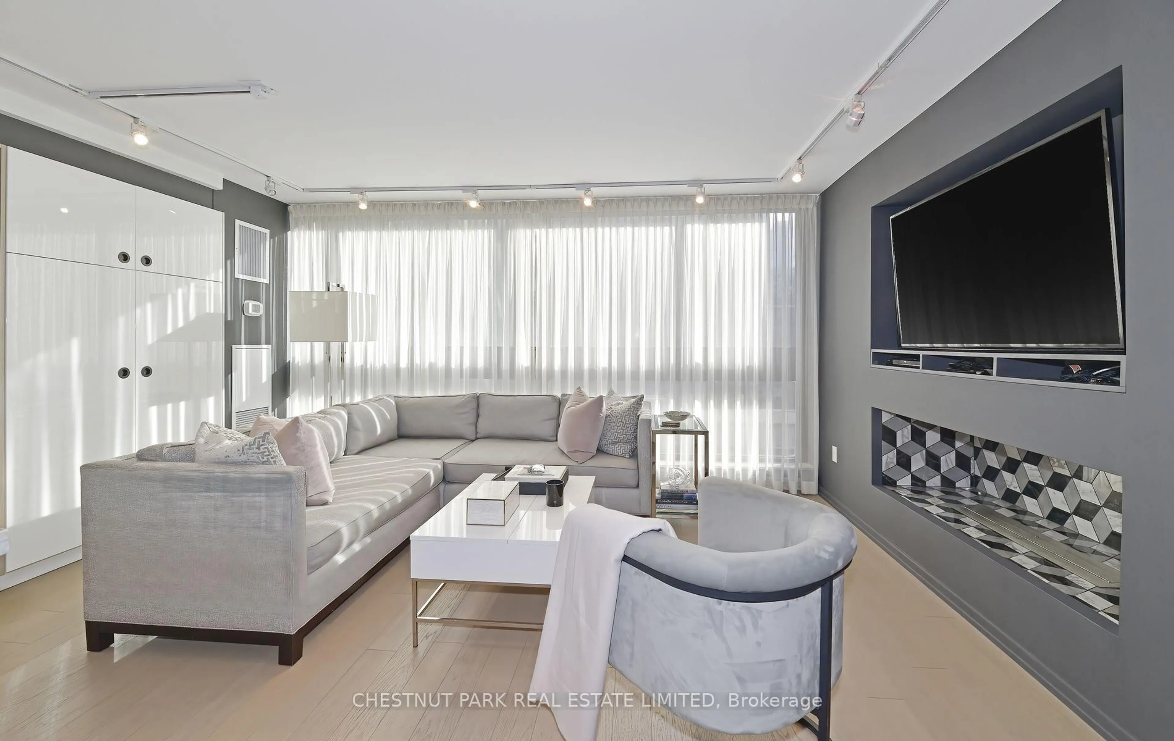 Living room with furniture, unknown for 15 Mcmurrich St #606, Toronto Ontario M5R 3M6