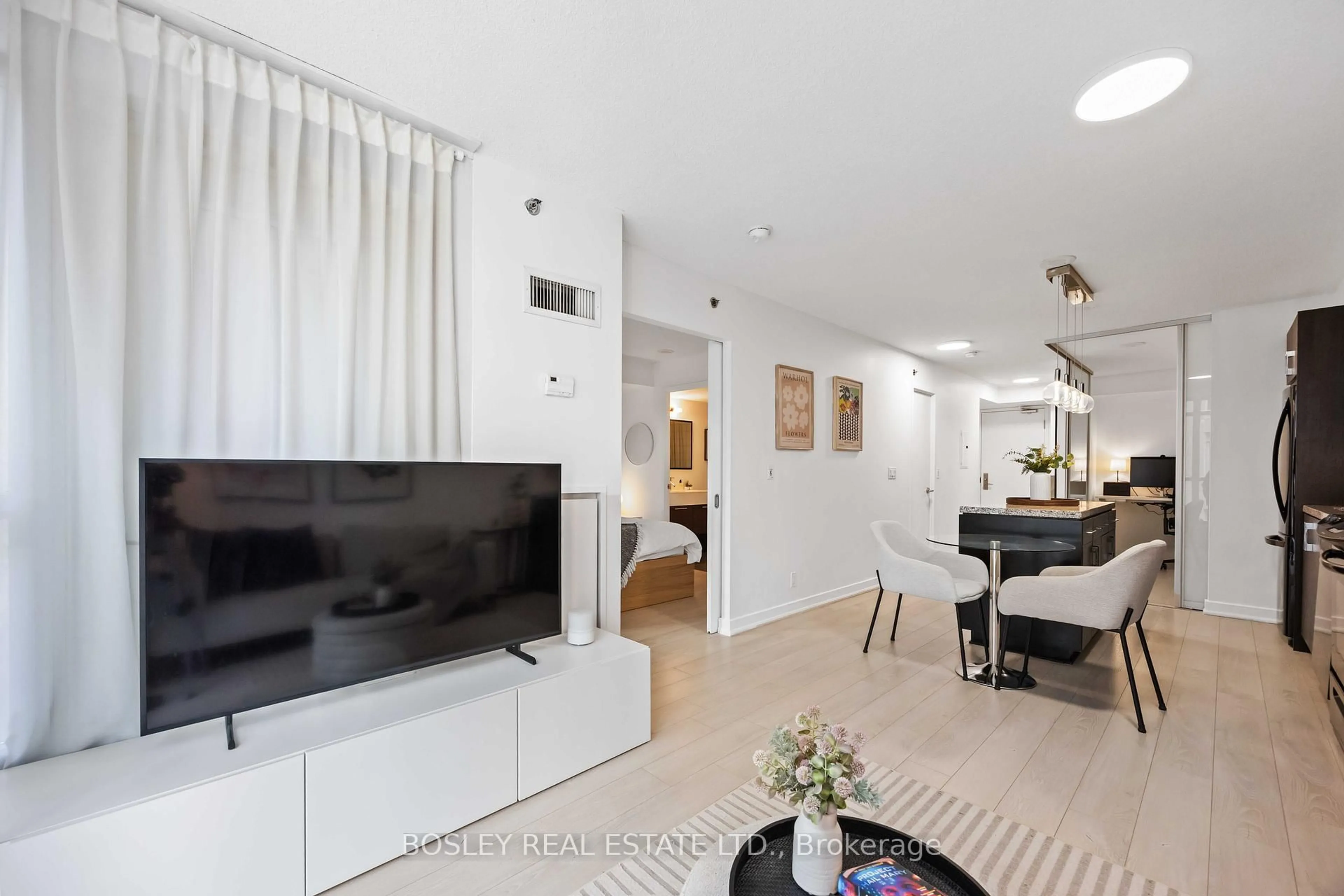 Living room with furniture, unknown for 21 Nelson St #512, Toronto Ontario M5V 3H9