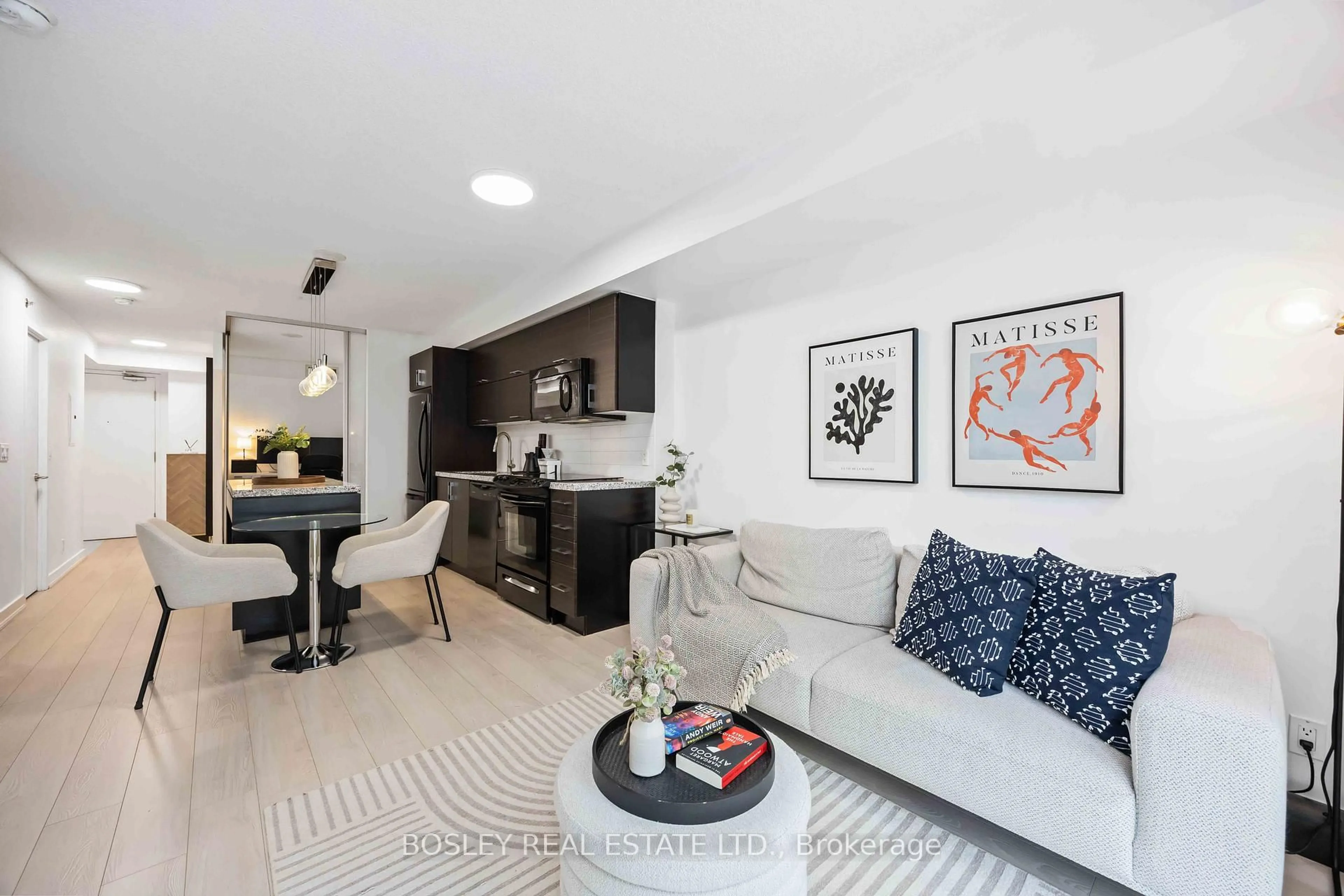 Living room with furniture, unknown for 21 Nelson St #512, Toronto Ontario M5V 3H9