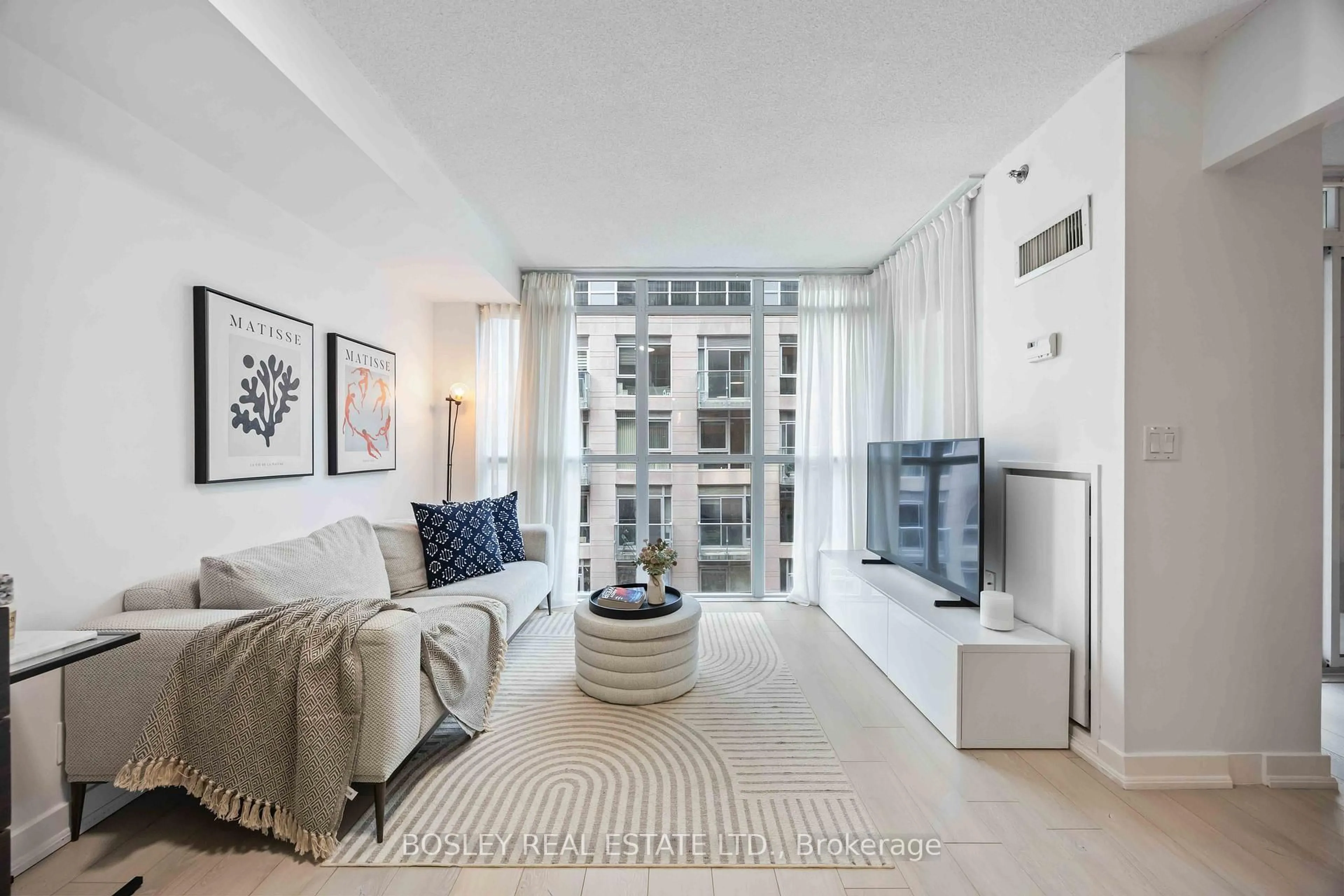 Living room with furniture, unknown for 21 Nelson St #512, Toronto Ontario M5V 3H9