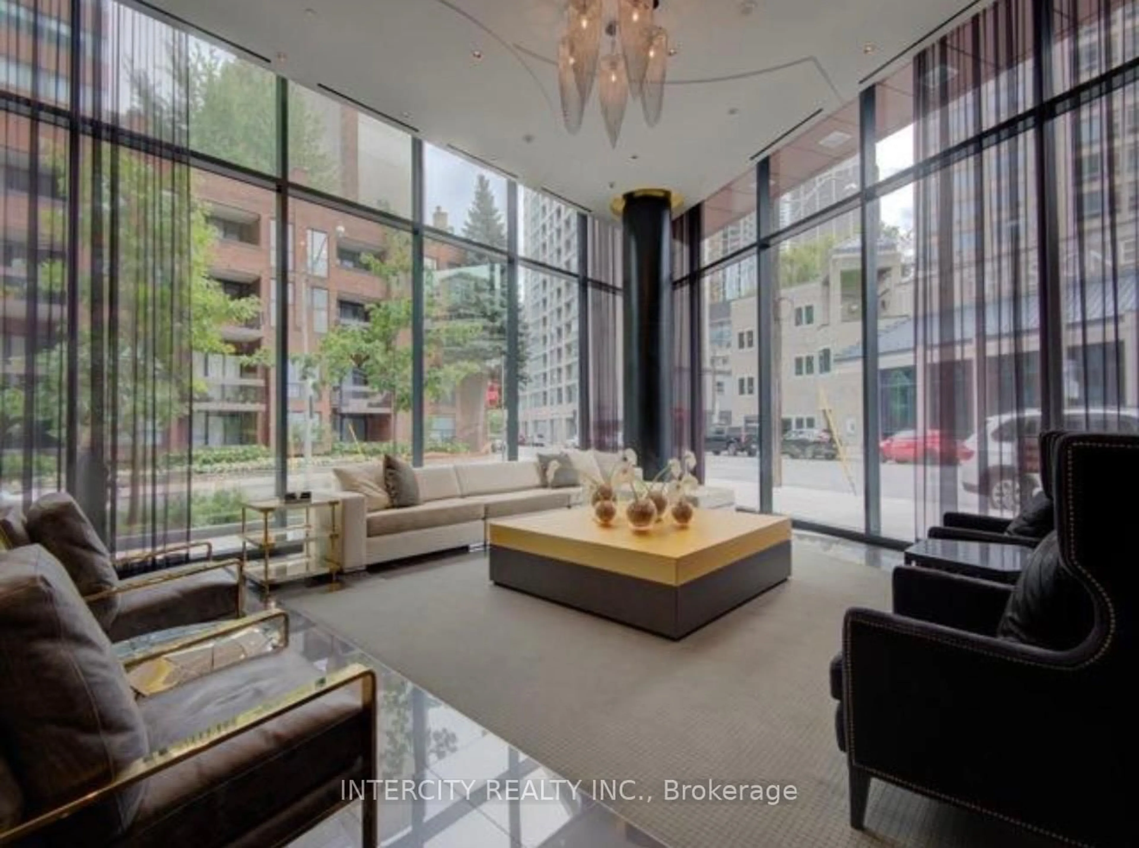 Unknown for 32 Davenport Rd #1802, Toronto Ontario M5R 1H3