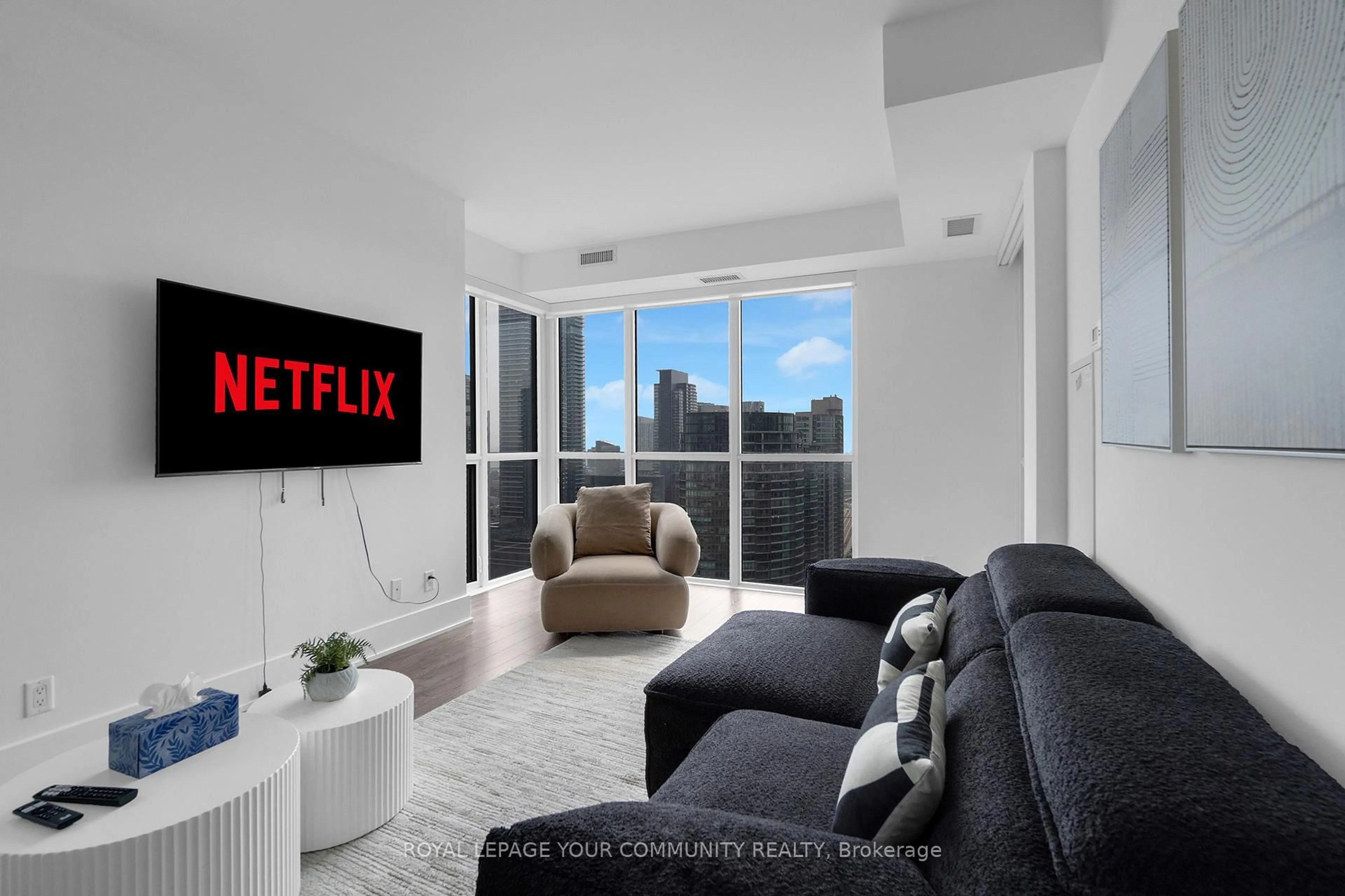 Unknown for 300 Front St #2912, Toronto Ontario M5V 0E9