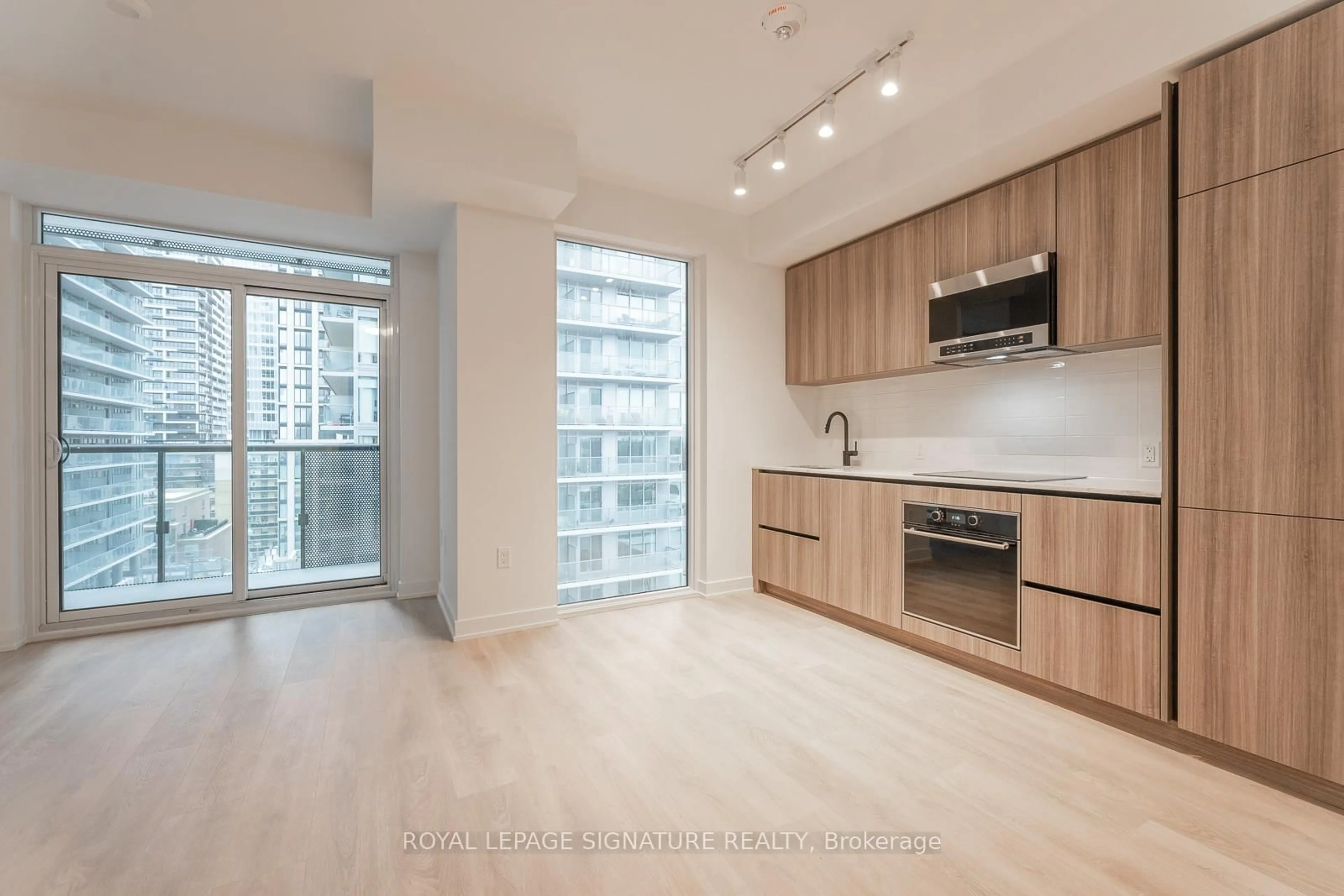 Unknown for 117 Broadway Ave #1103, Toronto Ontario M4P 1V3