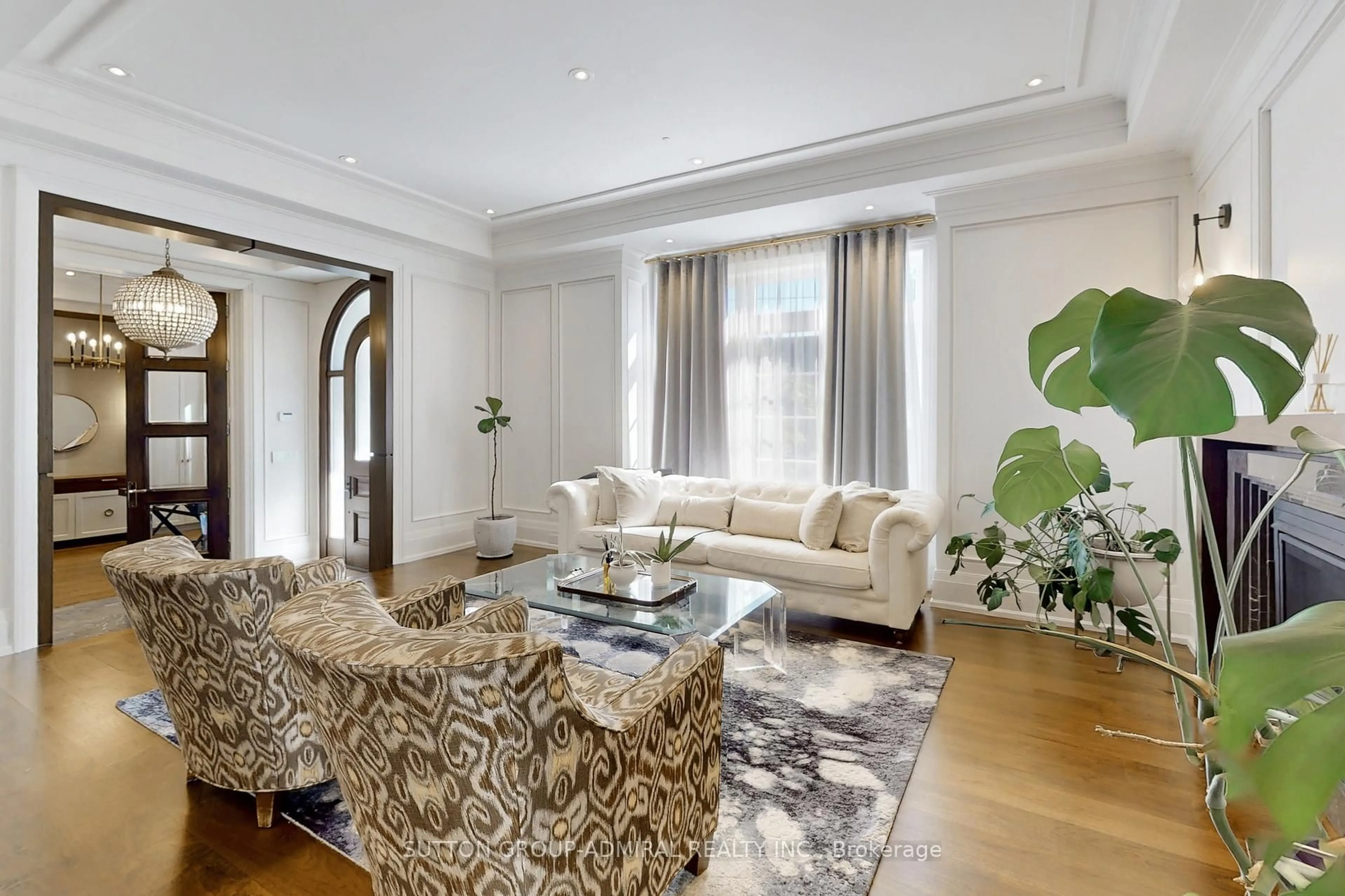 Living room with furniture, unknown for 276 Strathallan Wood, Toronto Ontario M5N 1T6