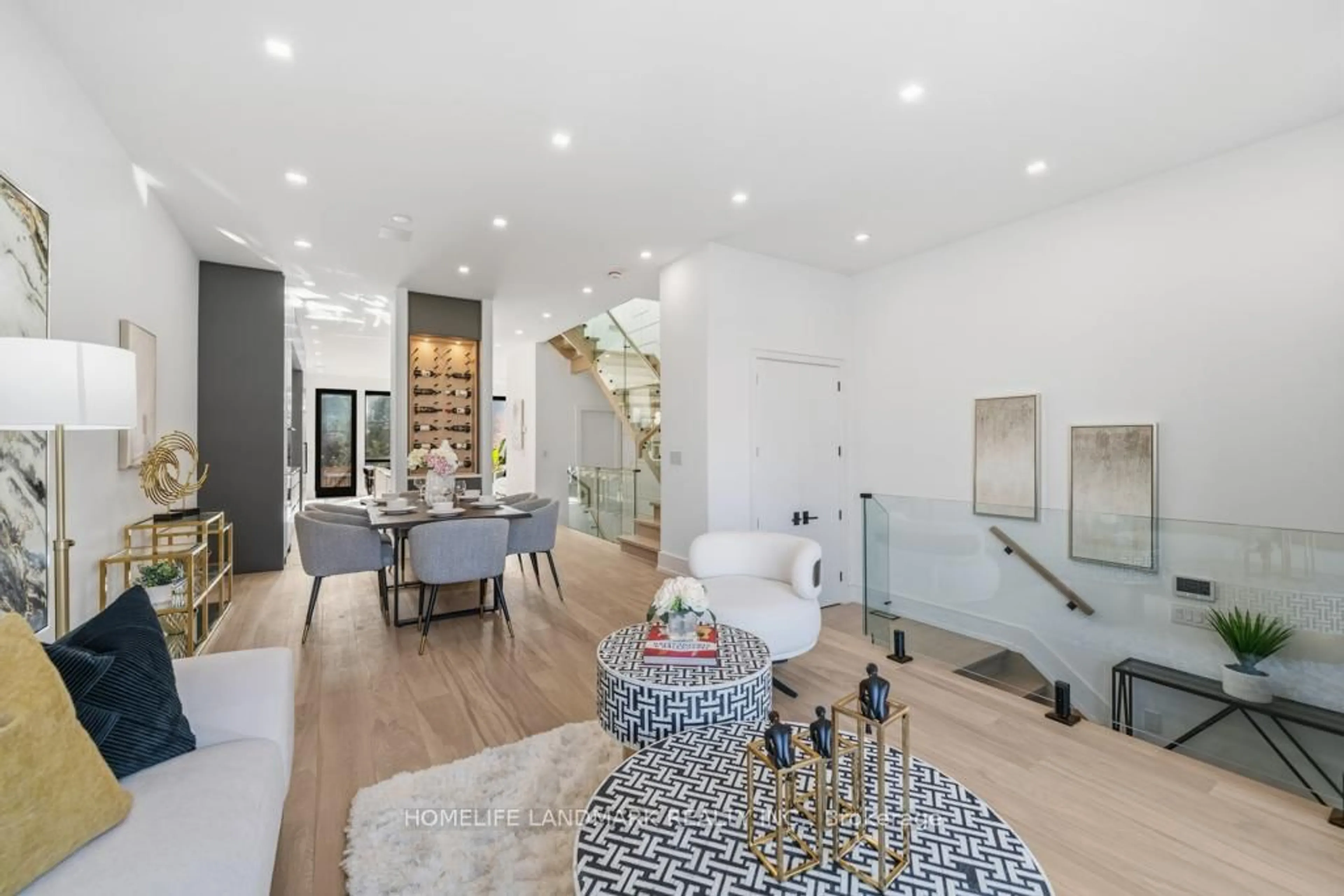 Unknown for 253 Cranbrooke Ave, Toronto Ontario M5M 1M8