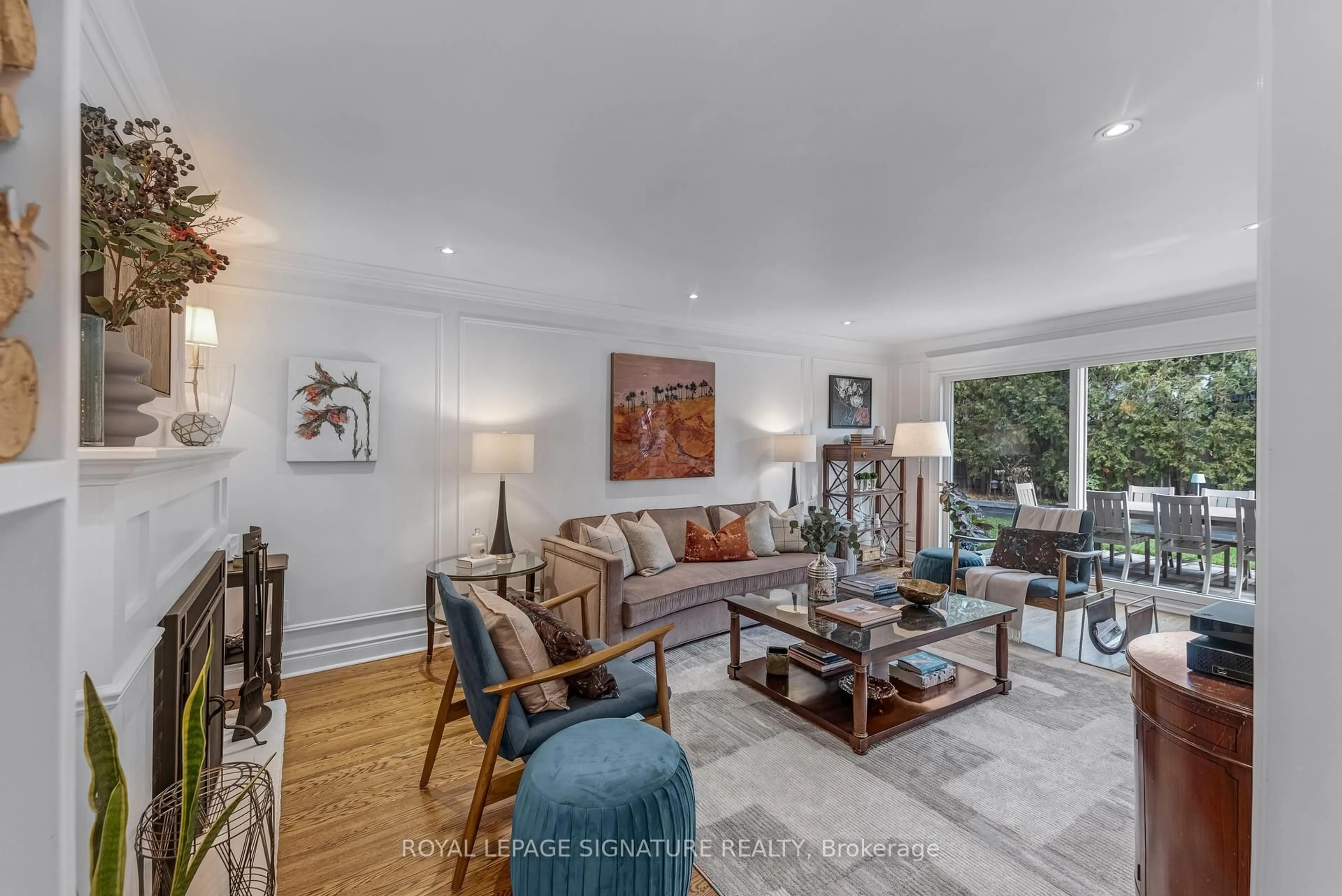 Living room with furniture, unknown for 137 Underhill Dr, Toronto Ontario M3A 2K4