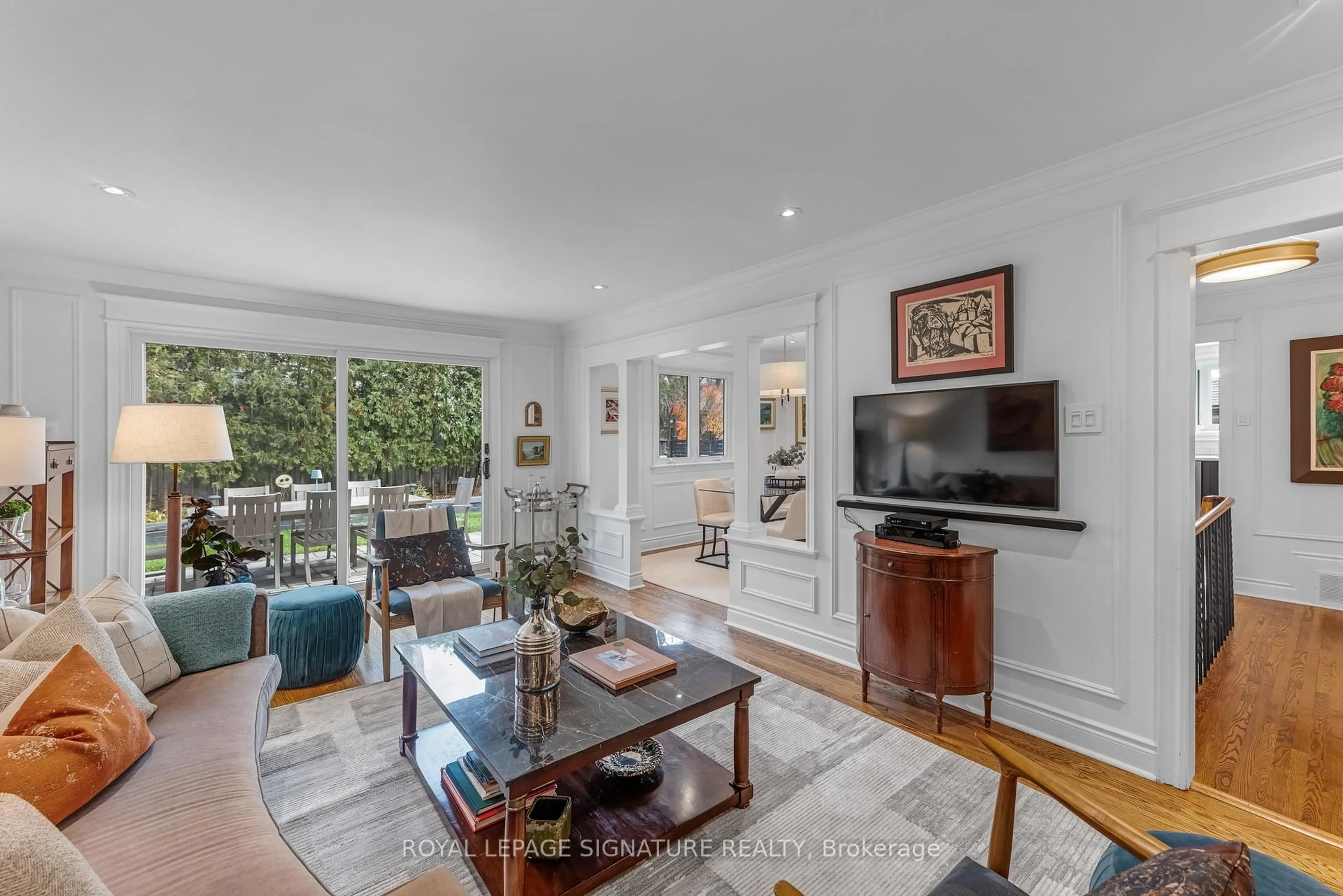 Living room with furniture, unknown for 137 Underhill Dr, Toronto Ontario M3A 2K4