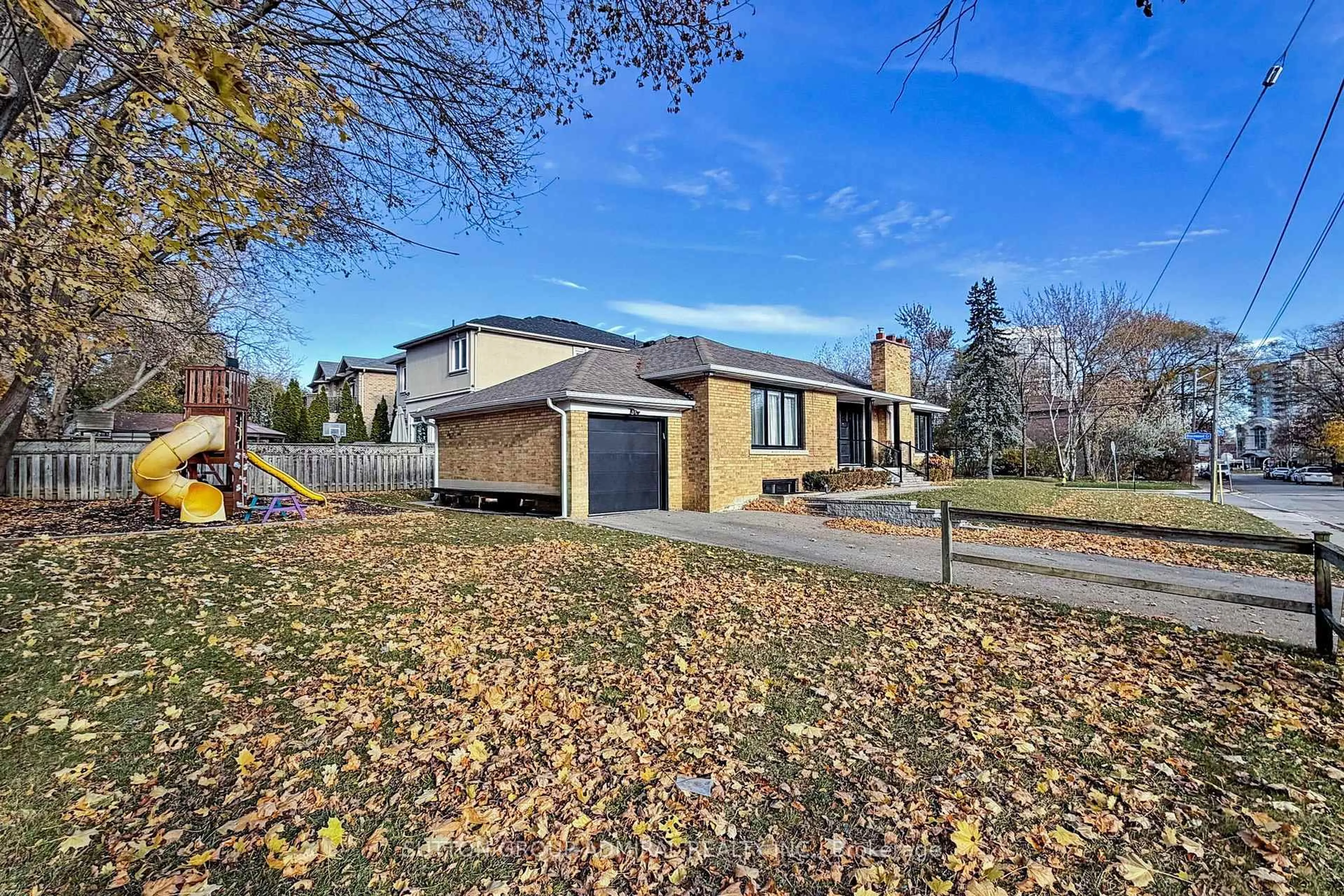 Unknown for 66 Brucewood Cres, Toronto Ontario M6A 2G8