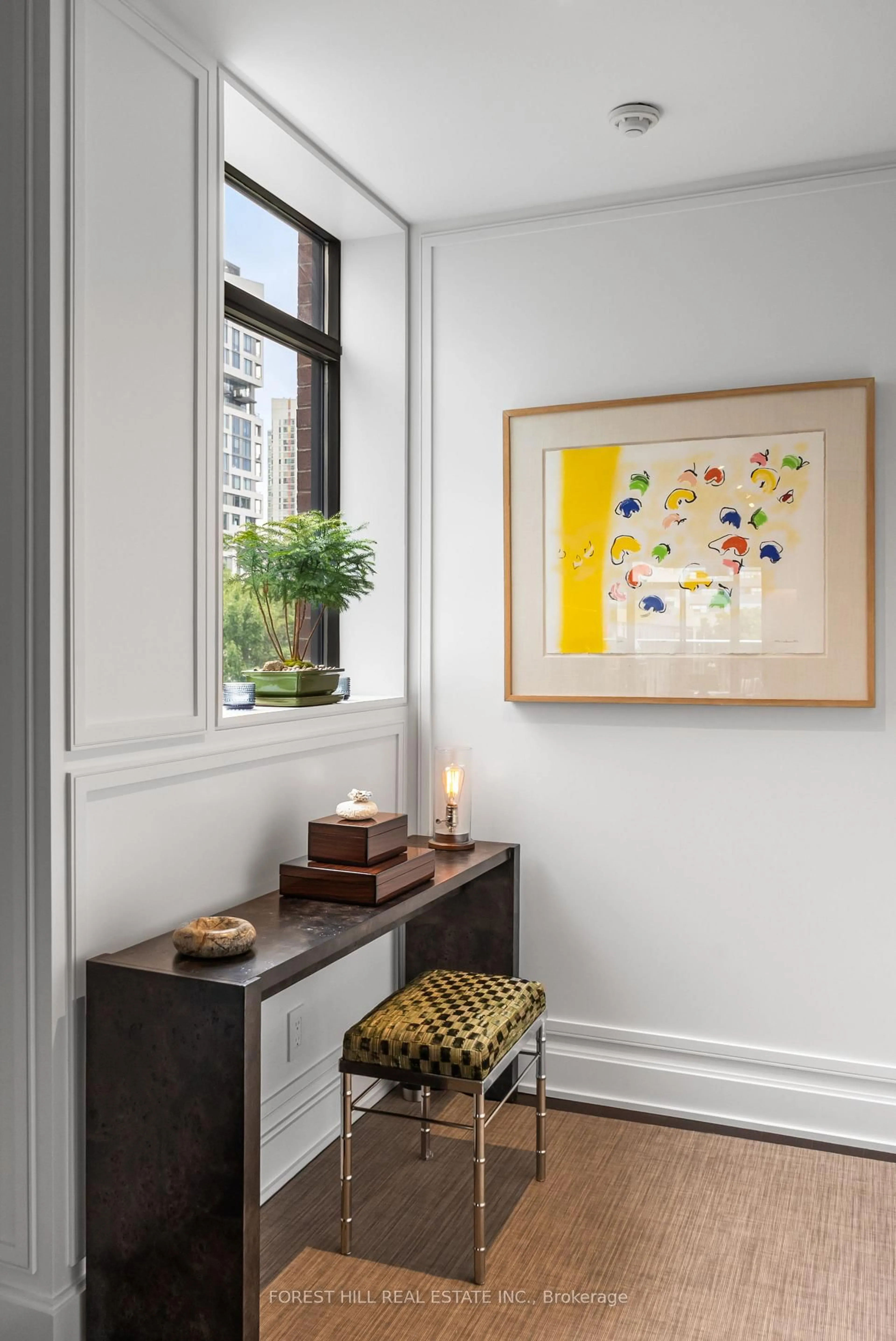 Indoor entryway for 62 Niagara St #519, Toronto Ontario M5V 1C5