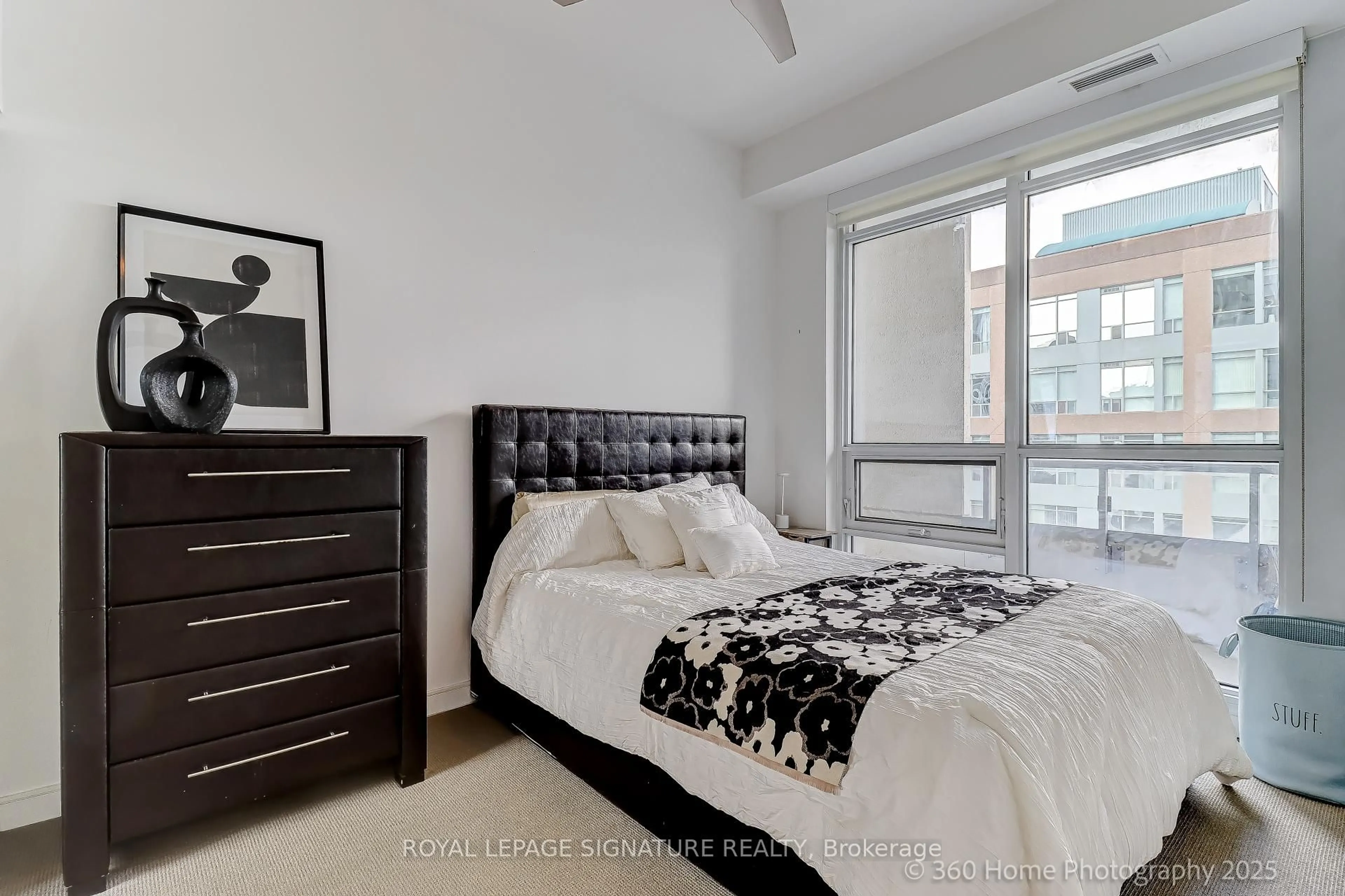 Bedroom with bed, unknown for 88 Scott St #2203, Toronto Ontario M5E 0A9