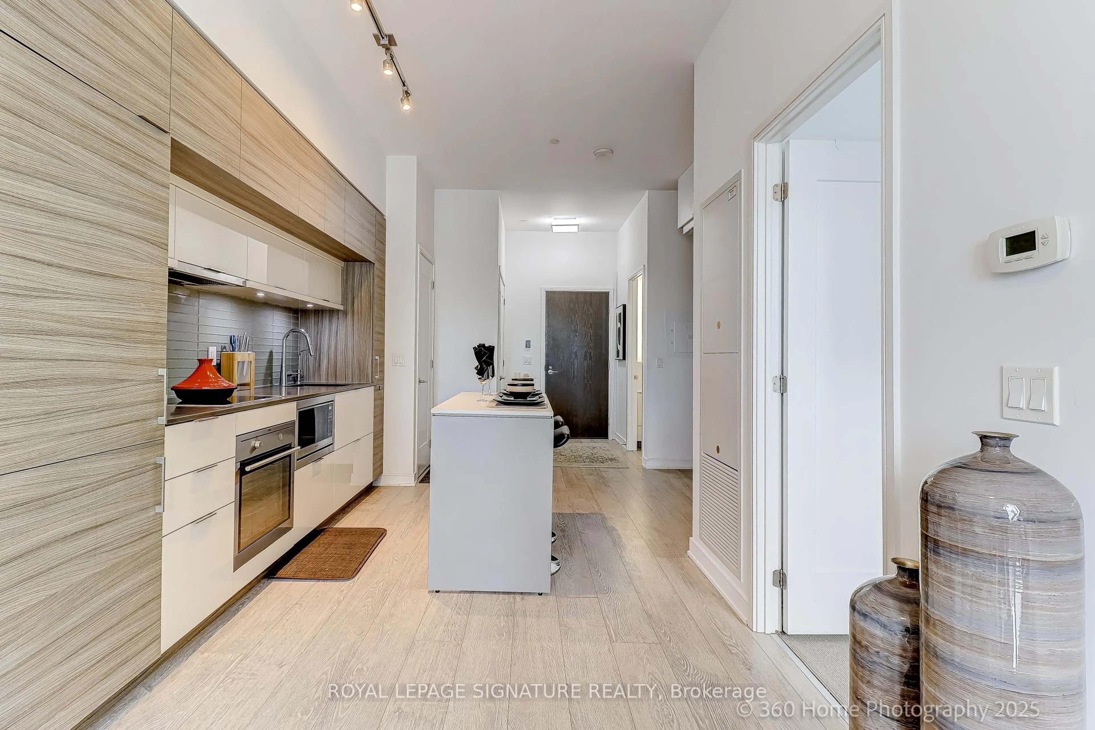 Open concept kitchen, unknown for 88 Scott St #2203, Toronto Ontario M5E 0A9