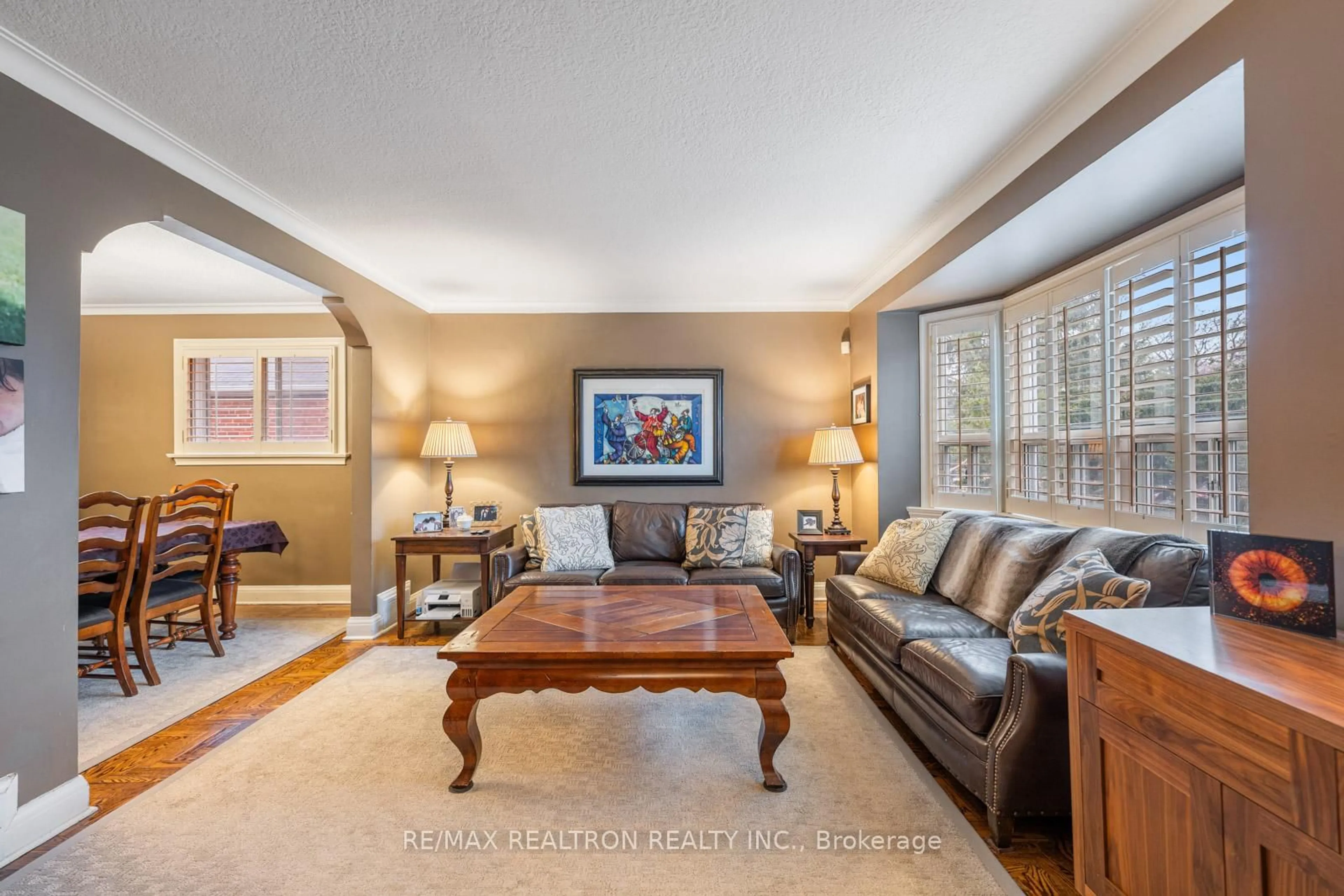 Living room with furniture, unknown for 23 Allingham Gdns, Toronto Ontario M3H 1X7