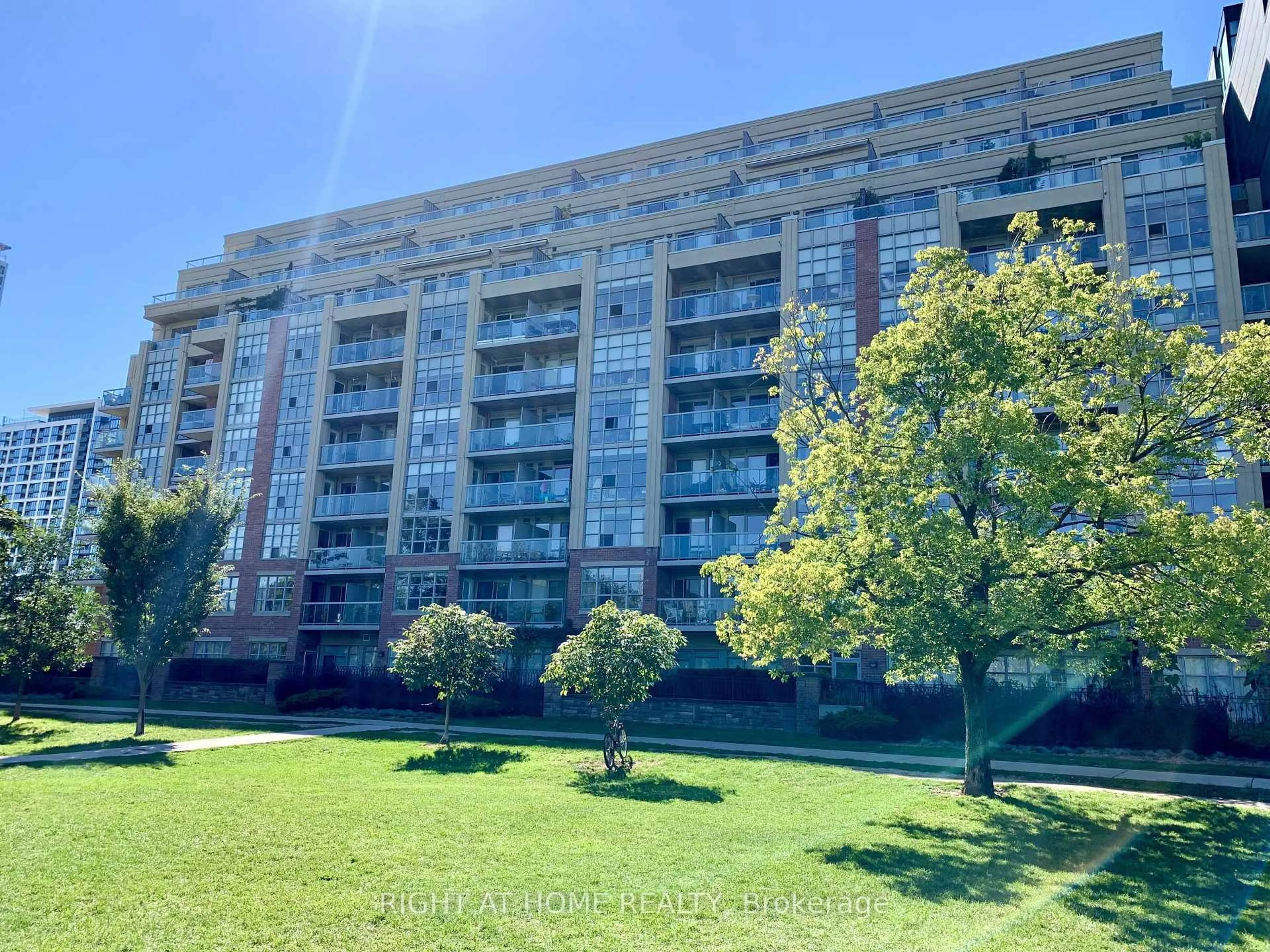 A pic from outside/outdoor area/front of a property/back of a property/a pic from drone, unknown for 15 Stafford St #LPH13, Toronto Ontario M5V 3X6