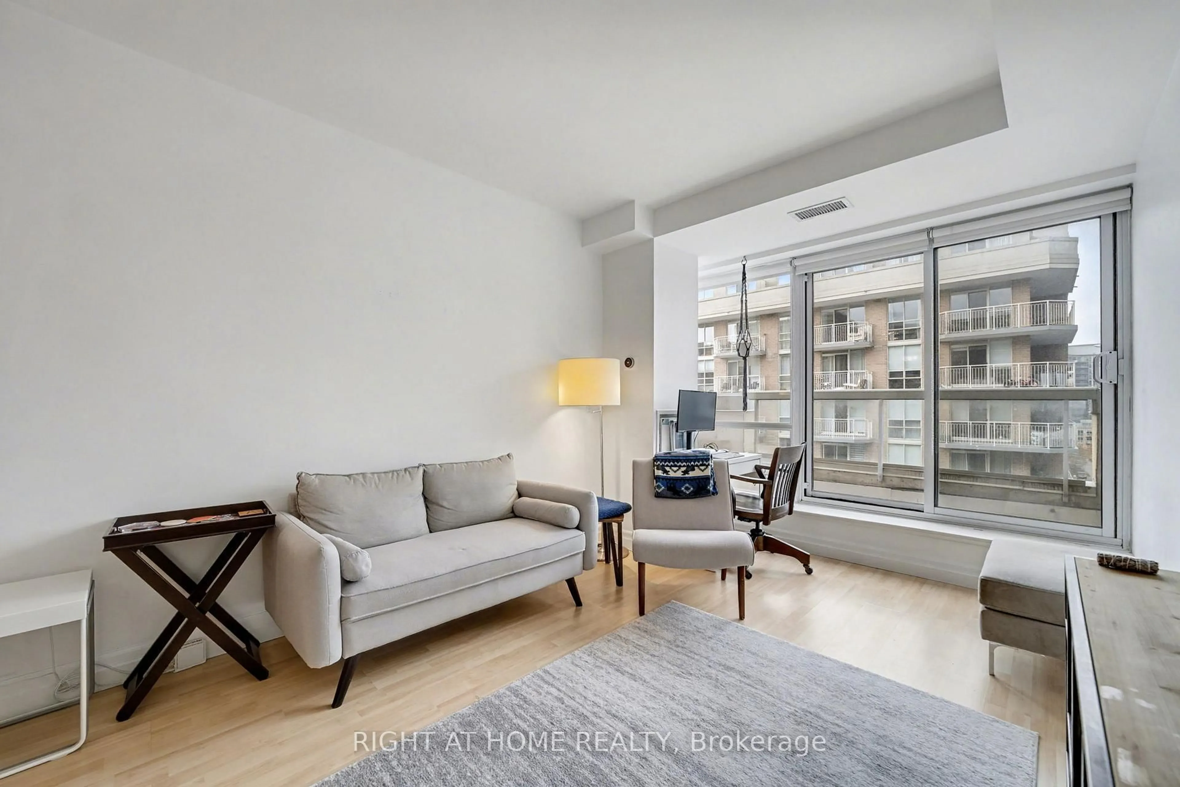 Living room with furniture, unknown for 15 Stafford St #LPH13, Toronto Ontario M5V 3X6