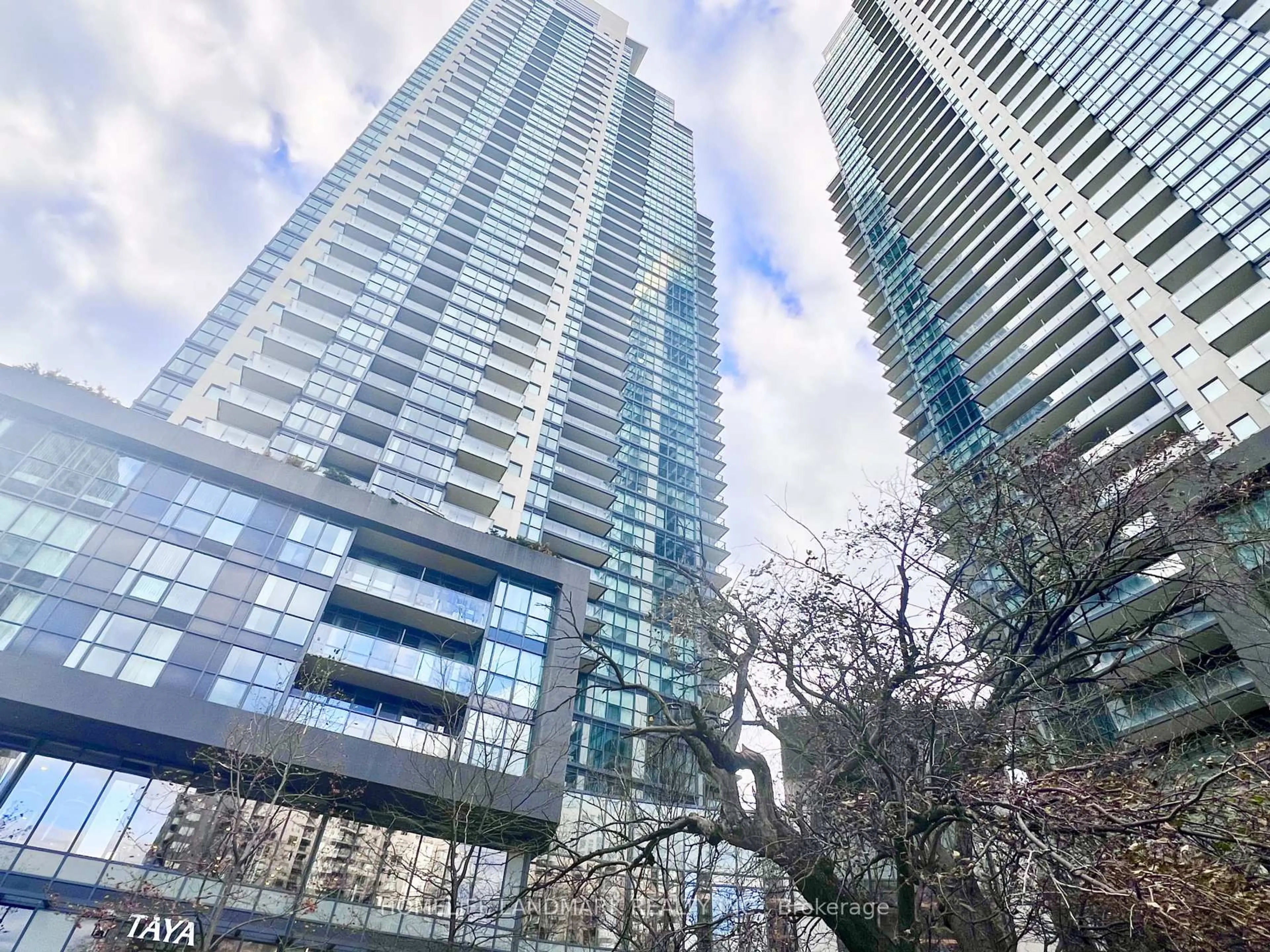 A pic from outside/outdoor area/front of a property/back of a property/a pic from drone, city buildings view from balcony for 5162 Yonge St #3606, Toronto Ontario M2N 0E9