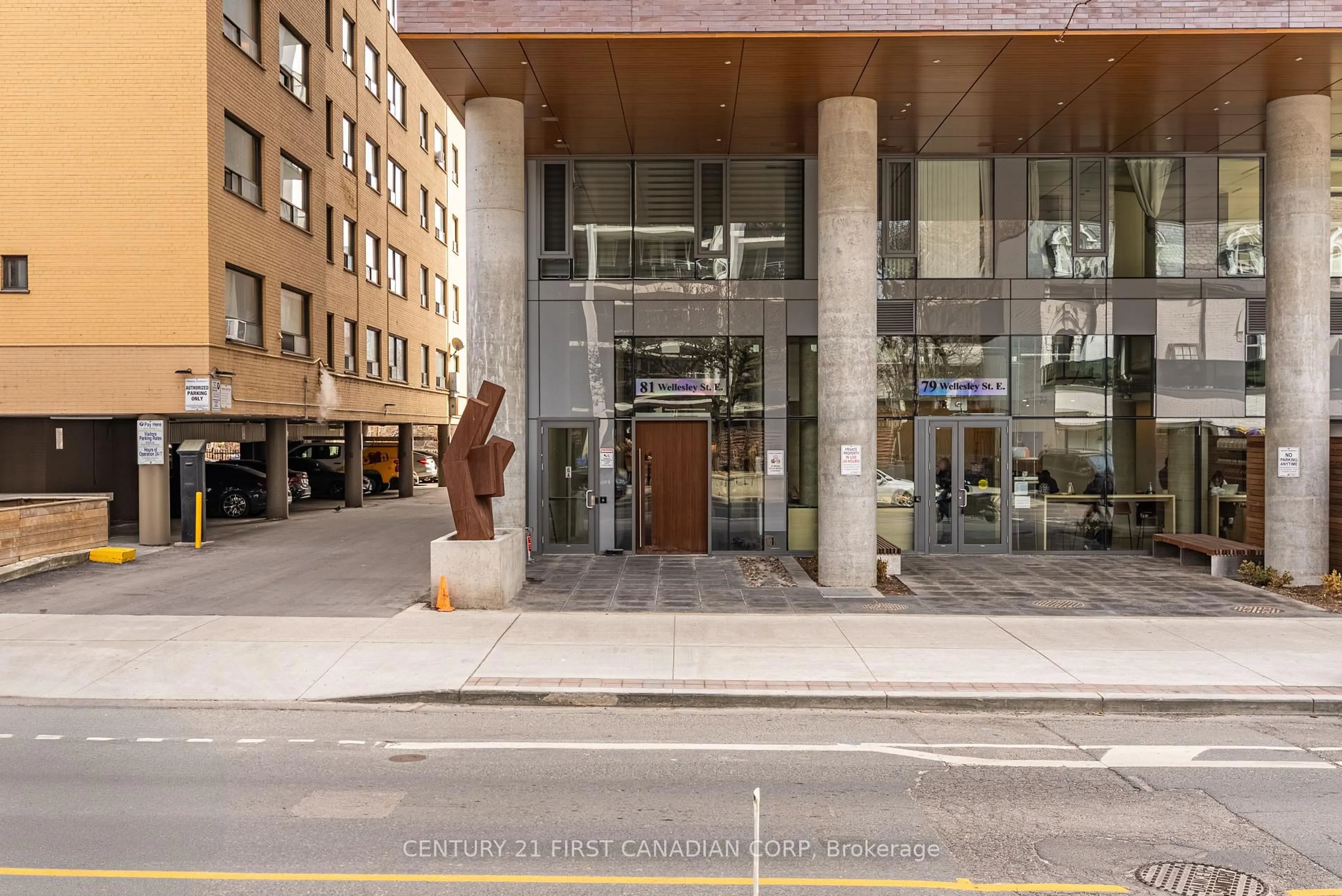 Indoor foyer for 81 Wellesley St #1405, Toronto Ontario M4Y 1C5