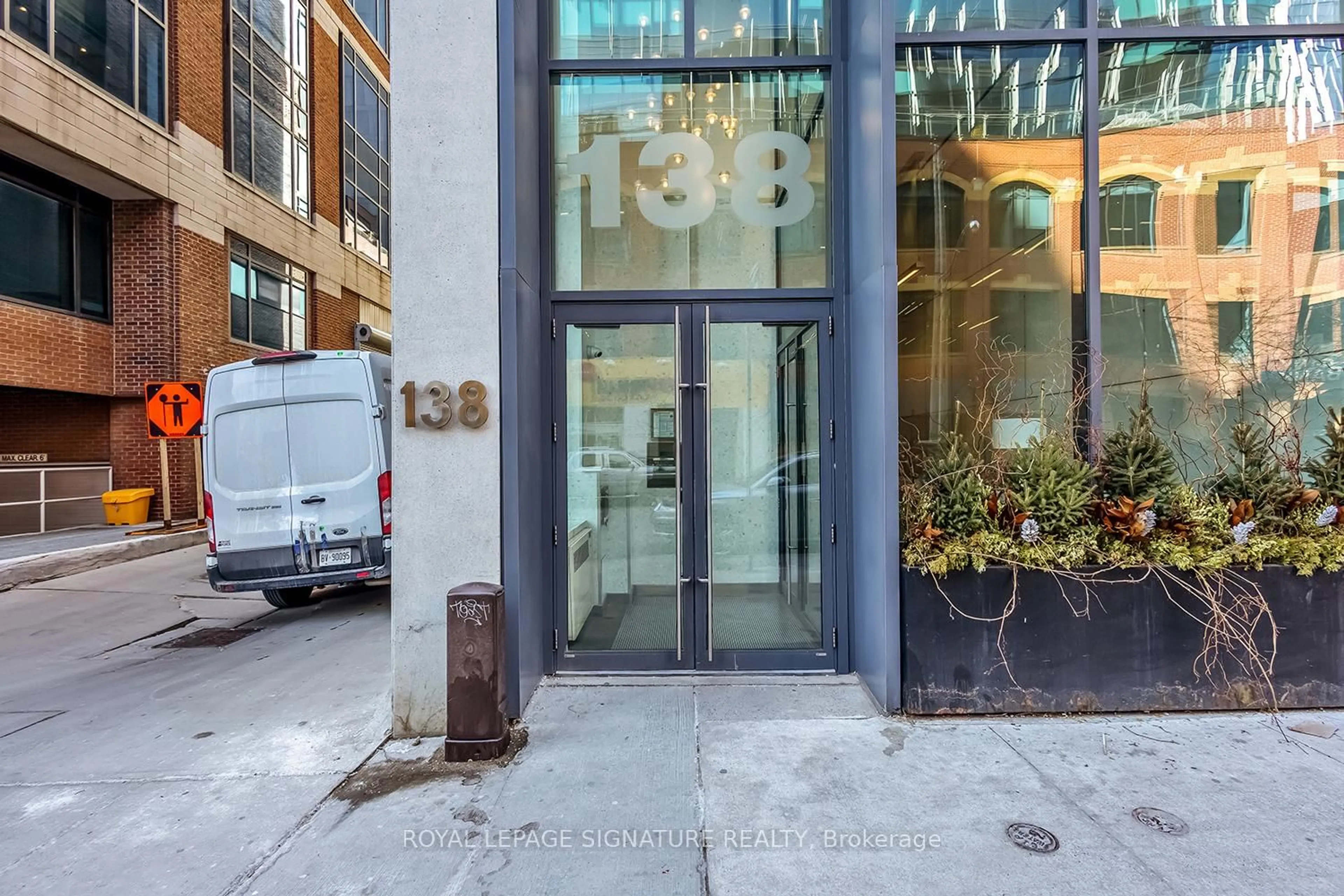 Indoor foyer for 138 Princess St #1105, Toronto Ontario M5A 0B1