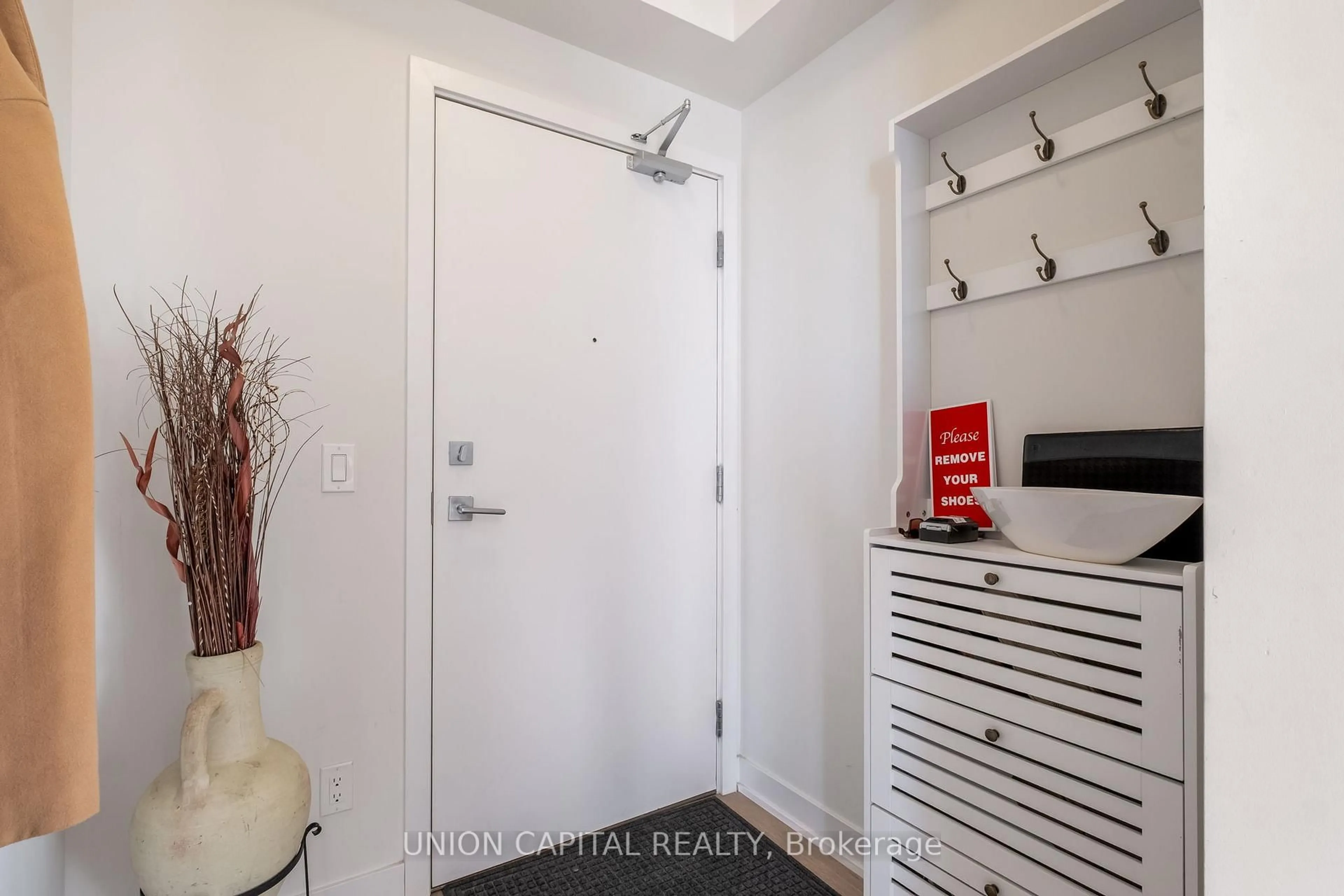 Indoor entryway for 15 Ellerslie Ave #2102, Toronto Ontario M2N 0L7