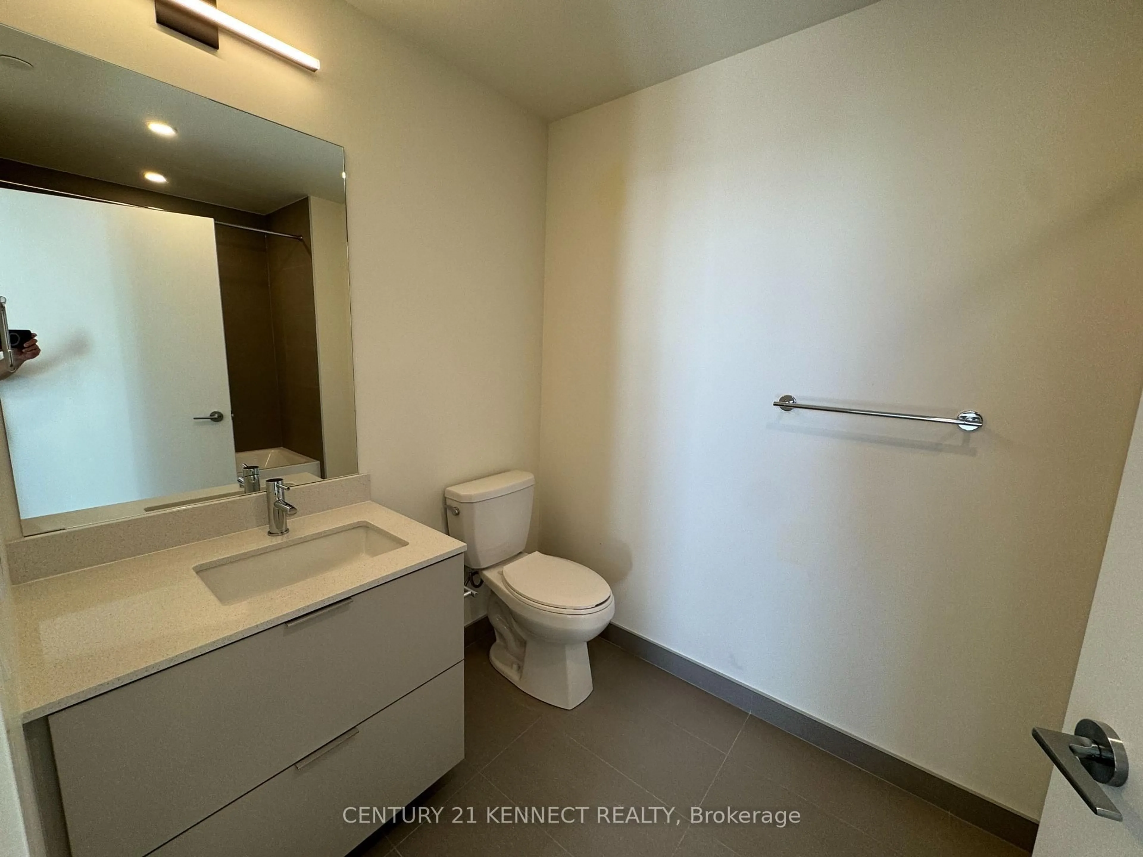 Standard bathroom, unknown for 89 Church St #4708, Toronto Ontario M5C 2G3