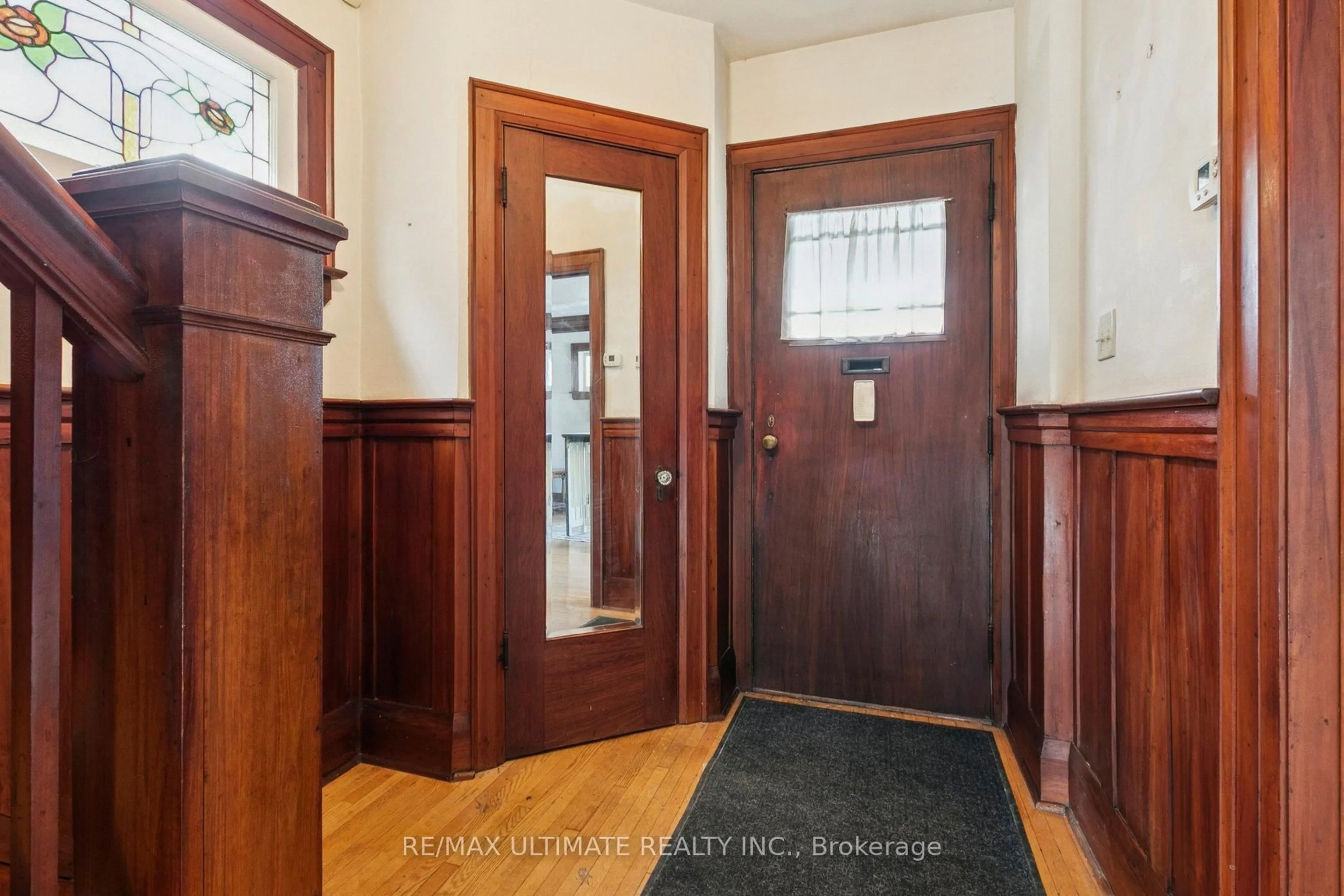 Indoor entryway for 115 Wanless Ave, Toronto Ontario M4N 1W1