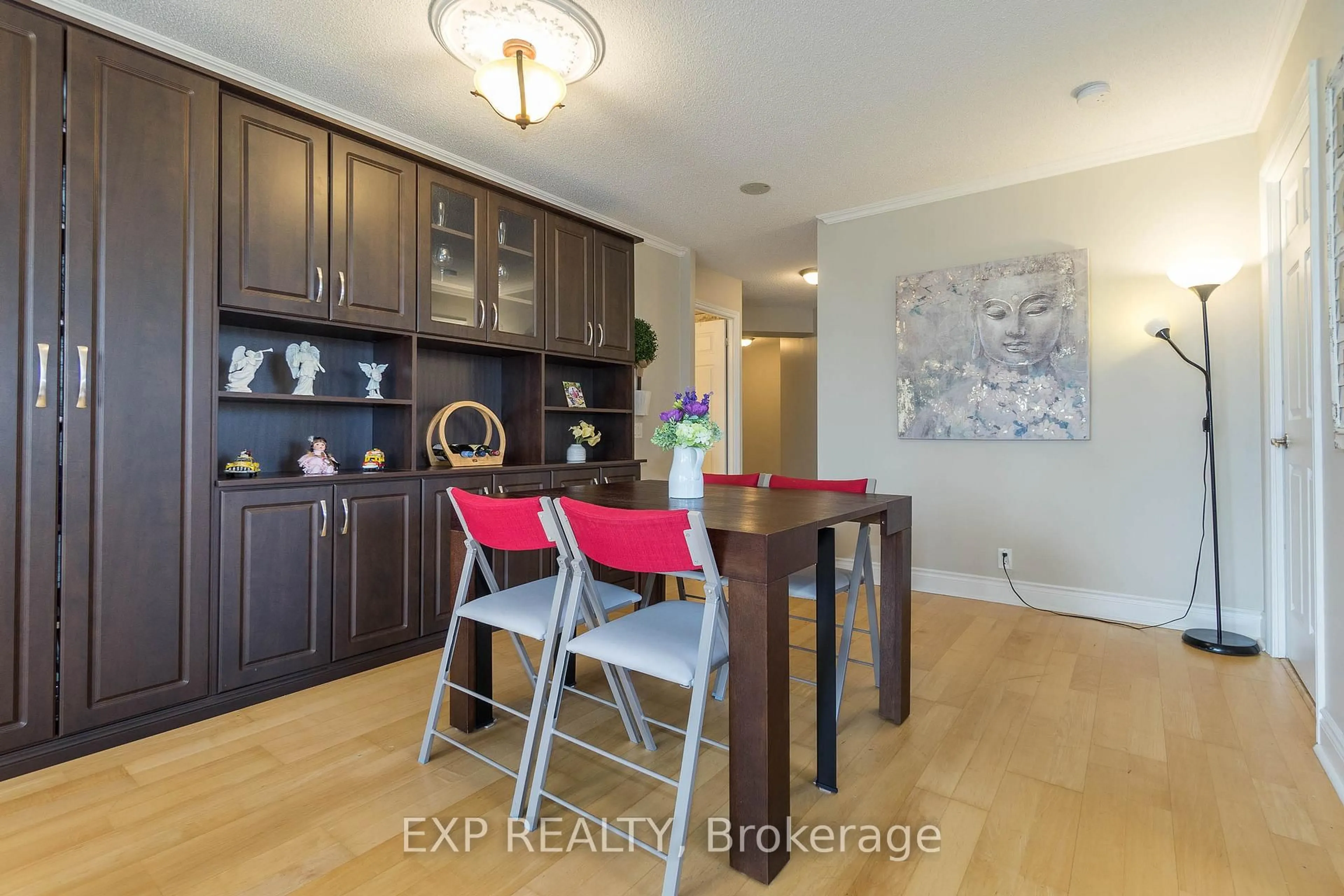 Open concept kitchen, wood/laminate floor for 80 Harrison Garden Blvd #220, Toronto Ontario M2N 7E3