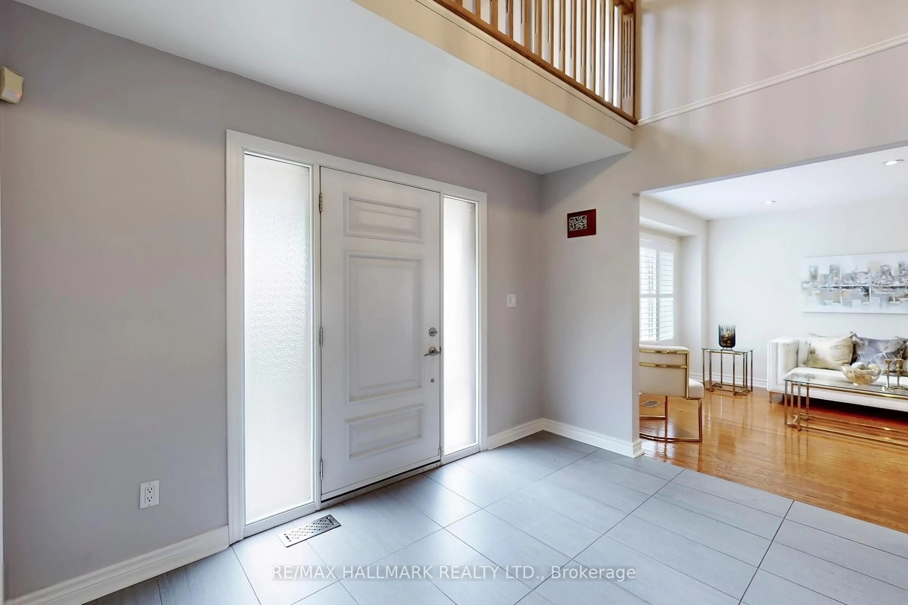 Indoor entryway for 2 Butterfield Dr, Toronto Ontario M3A 2L8