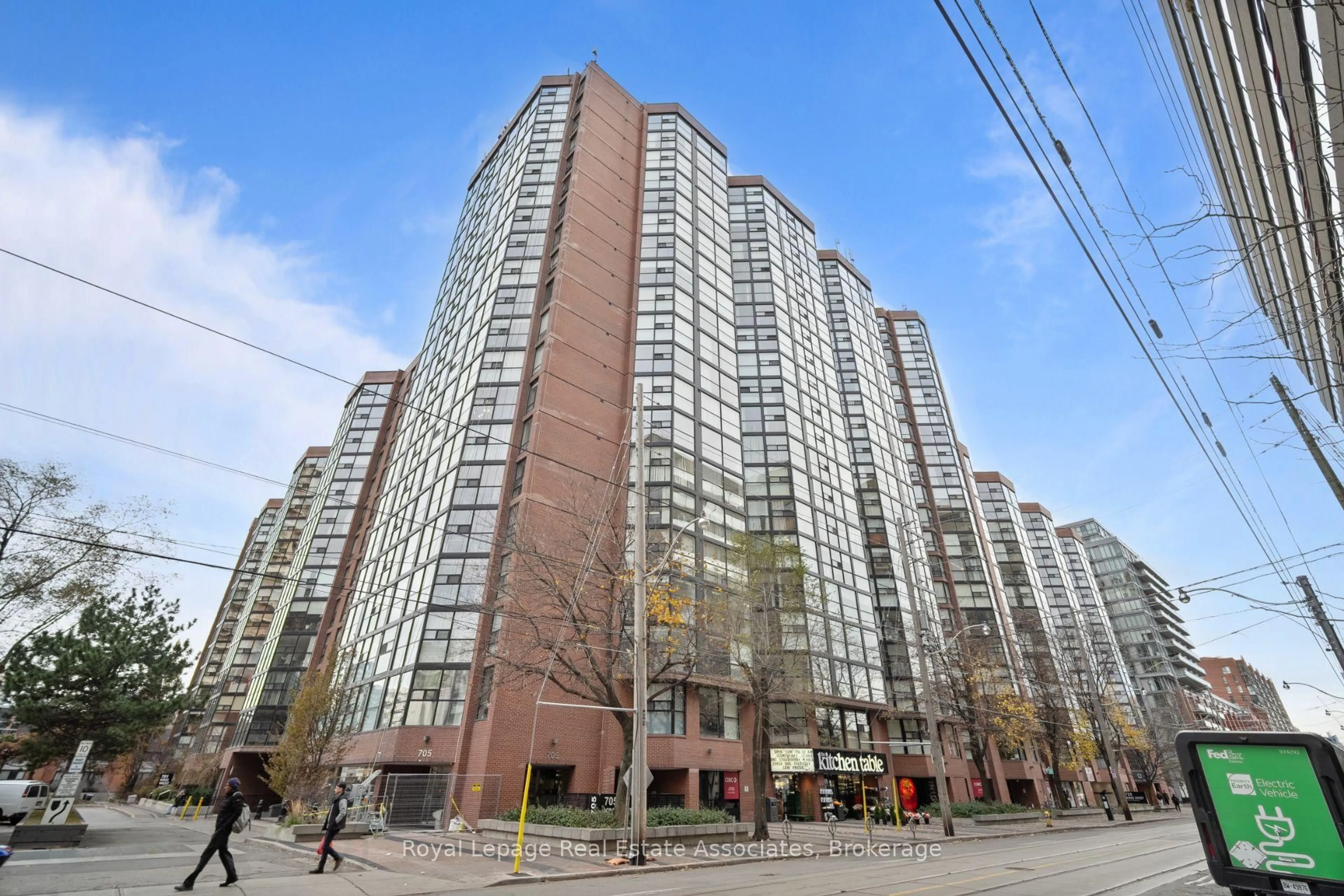 Patio, street for 705 King St #805, Toronto Ontario M5V 2W8