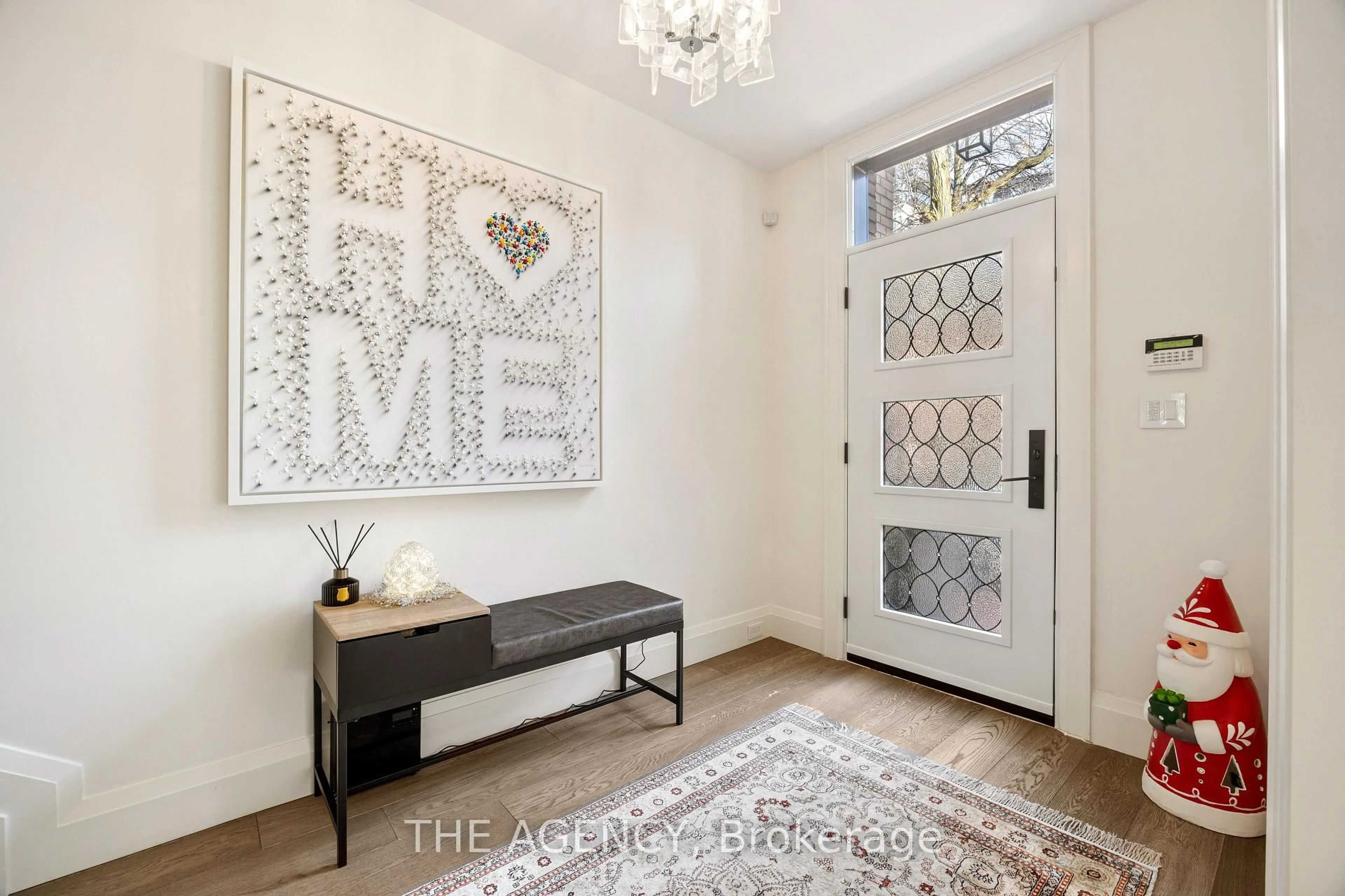 Indoor entryway for 114 Hazelton Ave, Toronto Ontario M5R 2E5