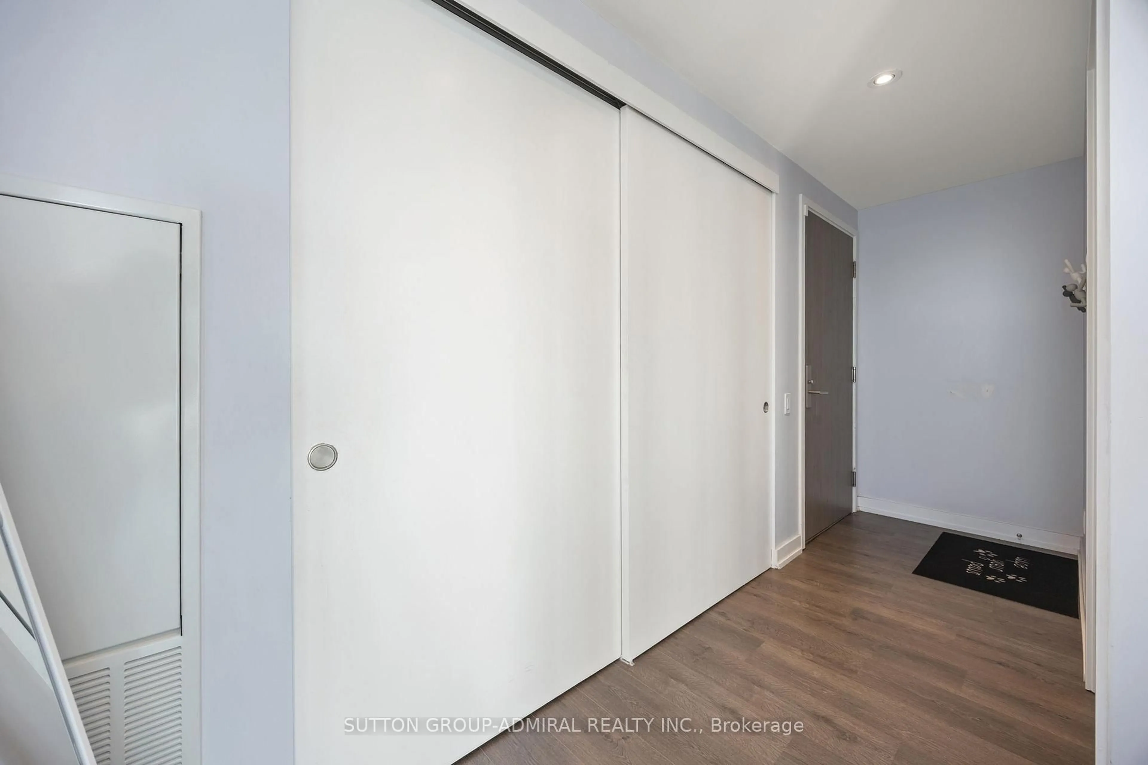 Unknown for 161 Roehampton Ave #3309, Toronto Ontario M4P 0C8