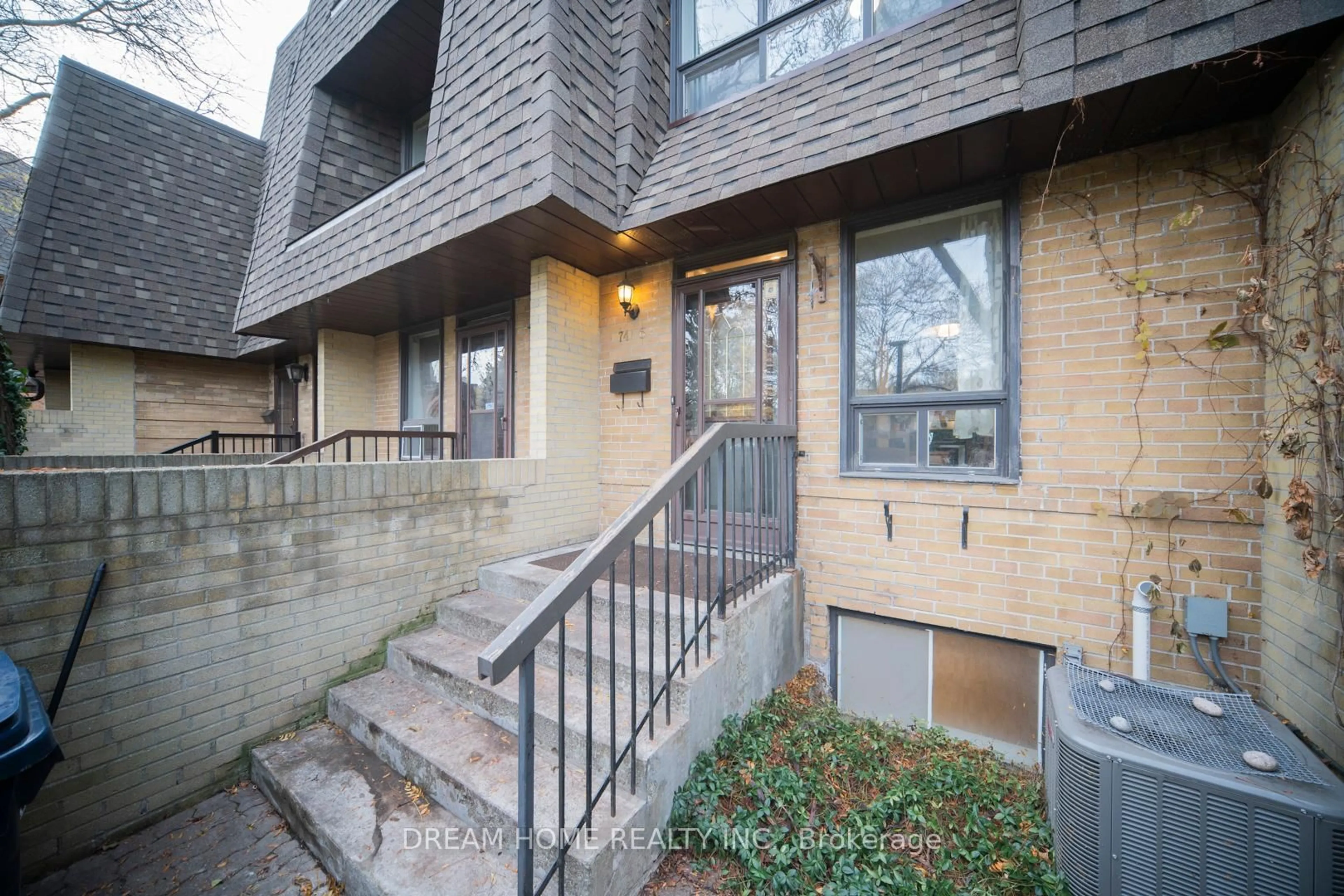 Home with brick exterior material, street for 74 Upper Canada Dr #6, Toronto Ontario M2P 2A3