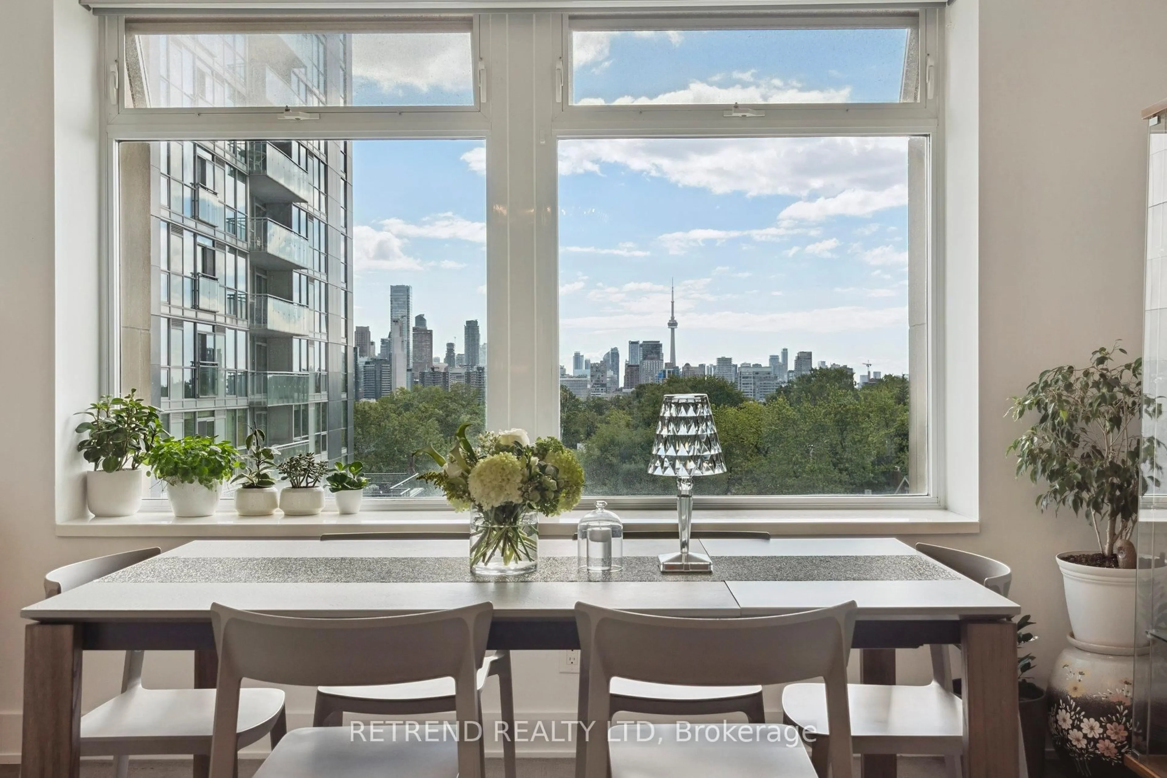 Unknown for 111 St Clair Ave #610, Toronto Ontario M4V 1N5