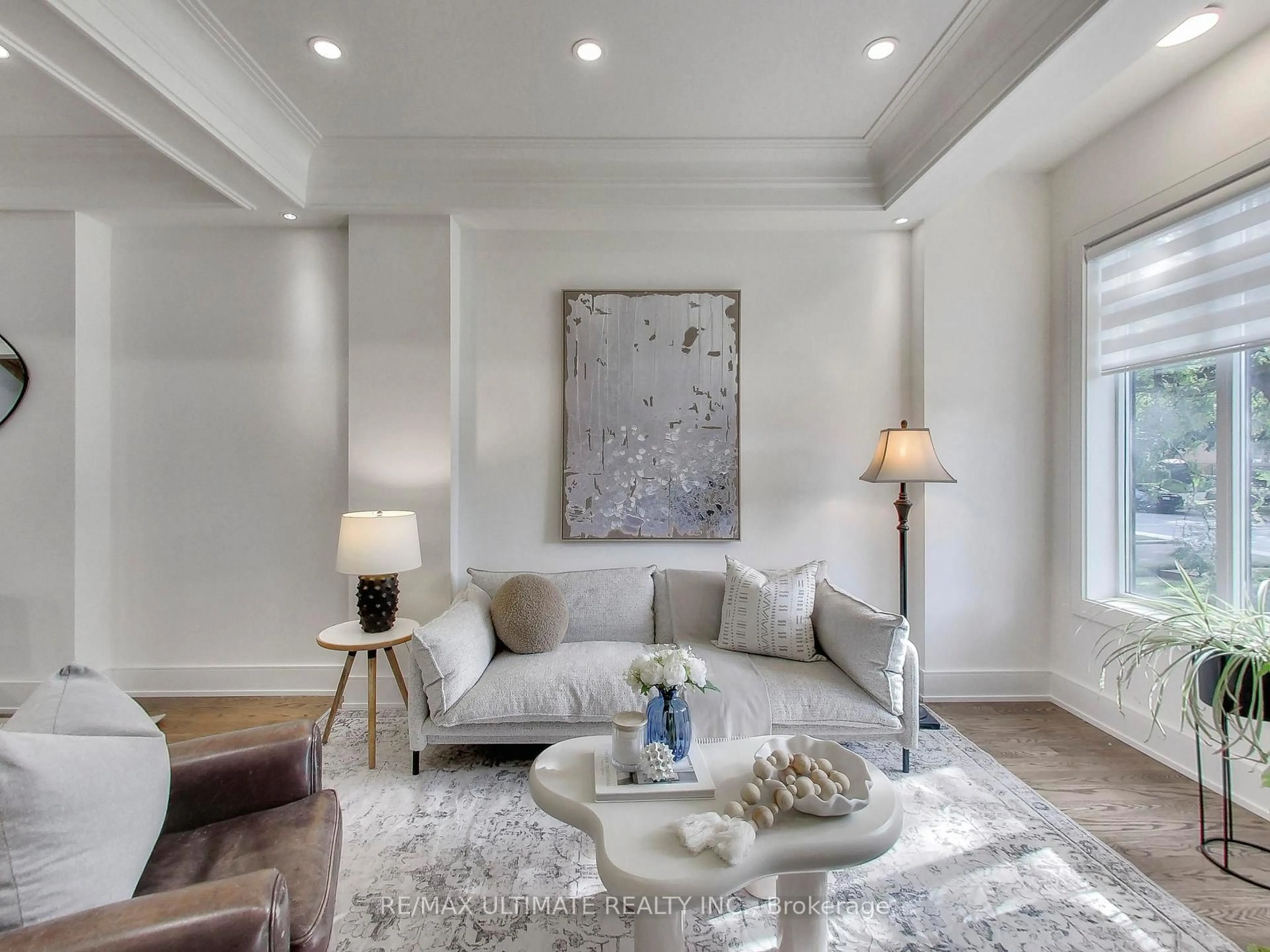 Living room with furniture, unknown for 35 Fleming Cres, Toronto Ontario M4G 2A9