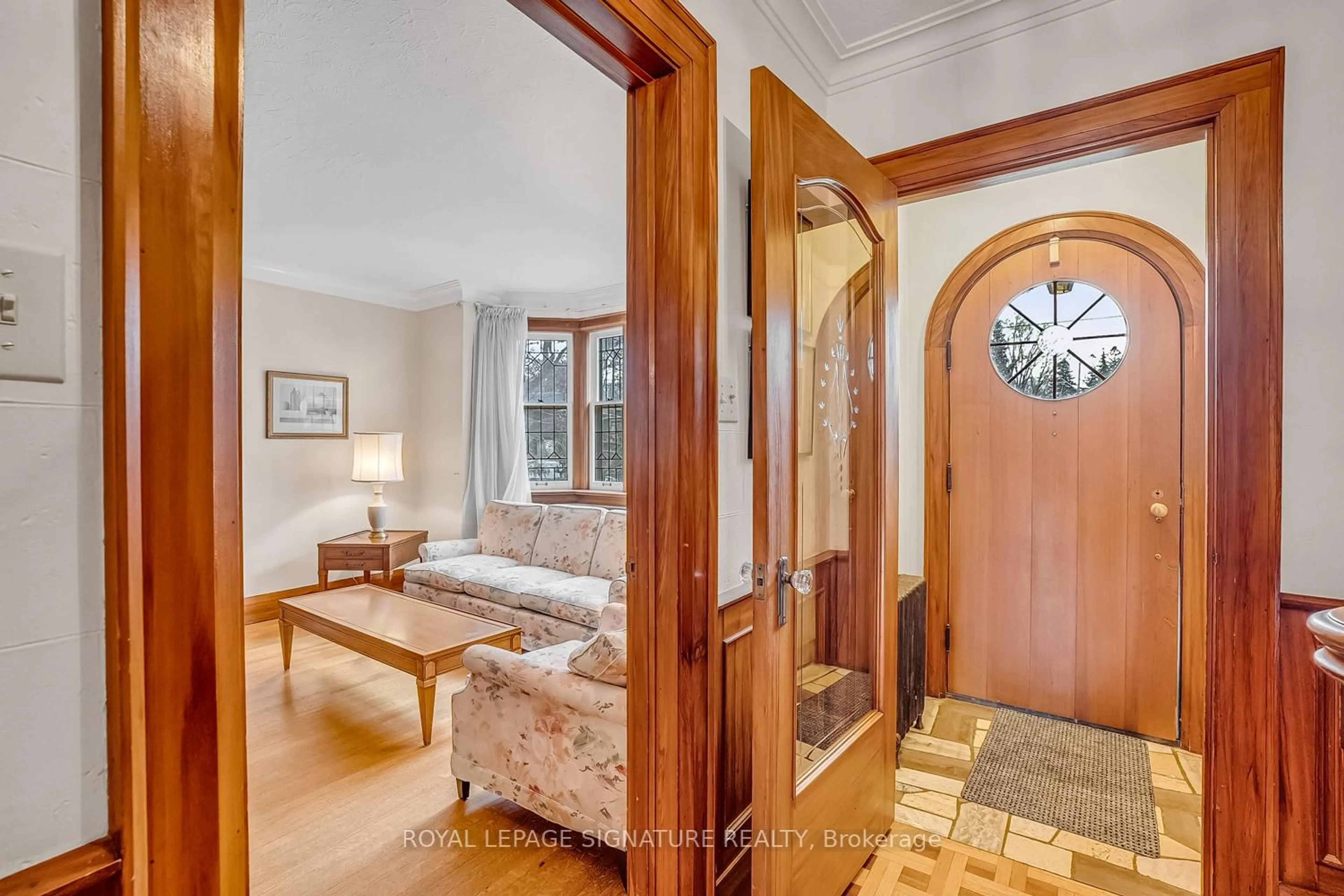 Indoor entryway for 72 Bessborough Dr, Toronto Ontario M4G 3J1