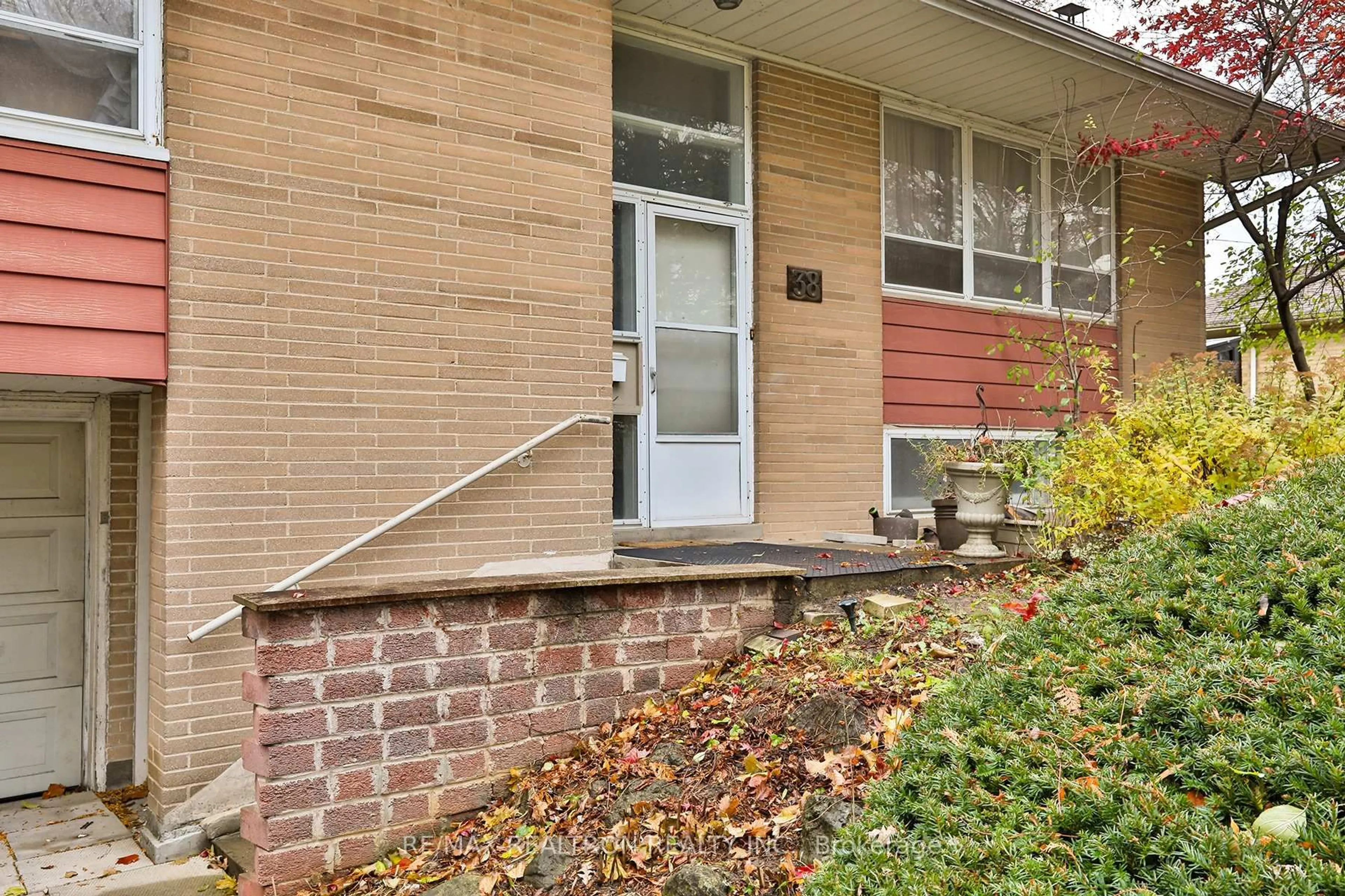Home with brick exterior material, street for 38 Flaremore Cres, Toronto Ontario M2K 1V1