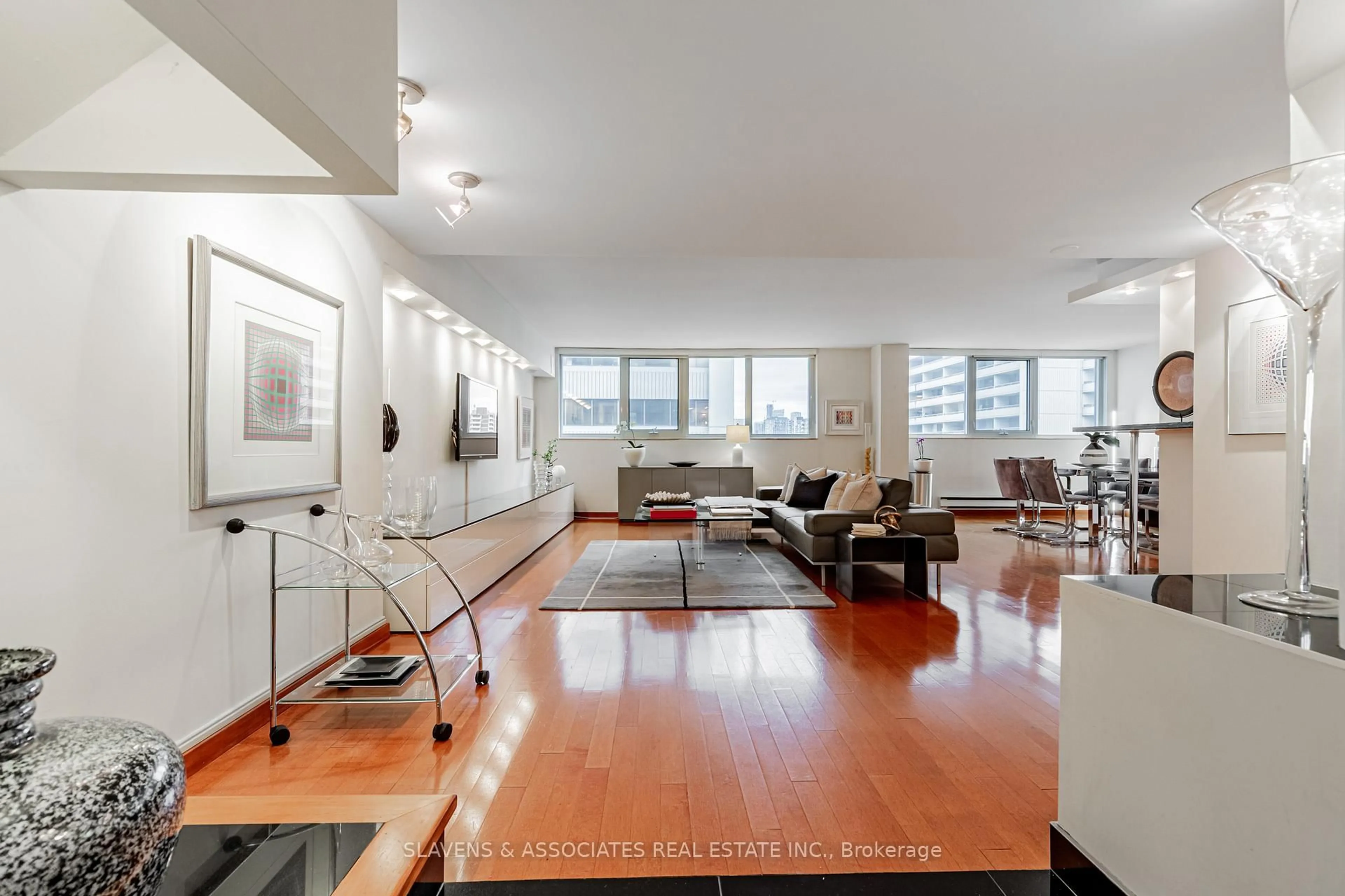 Living room with furniture, unknown for 360 Bloor St #1213, Toronto Ontario M4W 3M3