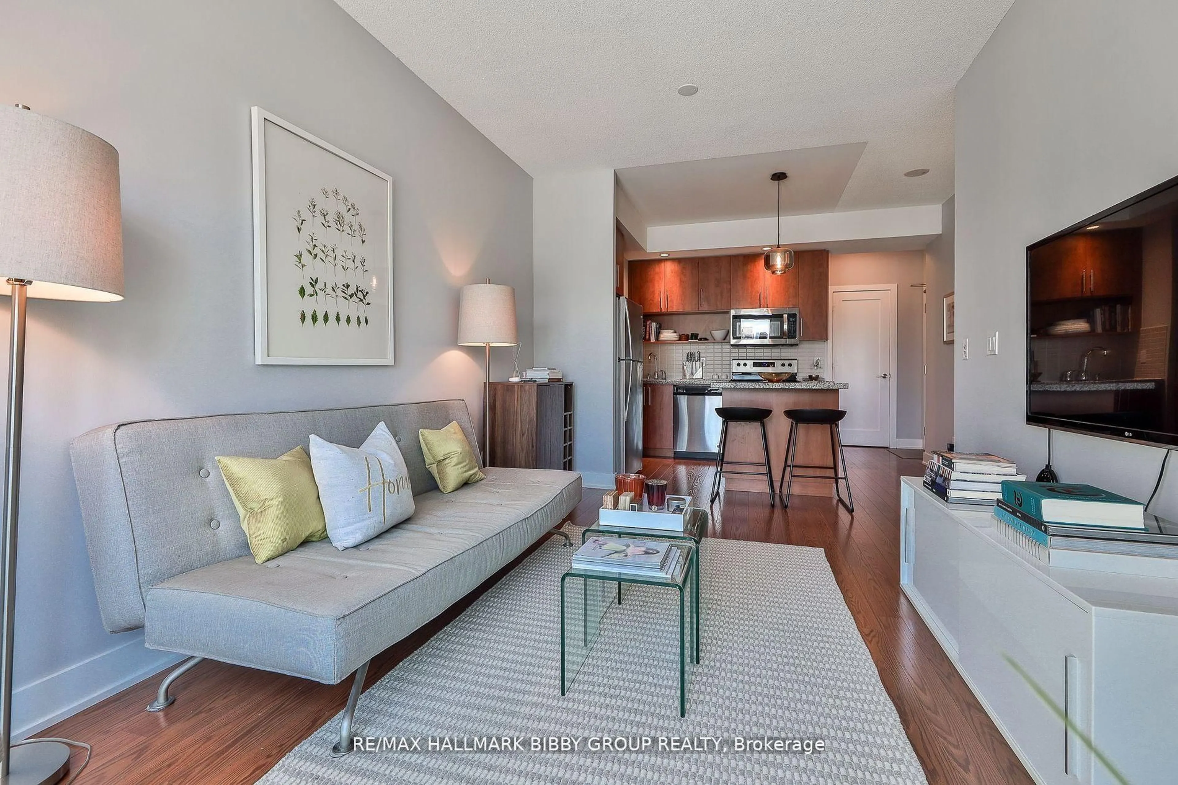 Living room with furniture, unknown for 120 Homewood Ave #1102, Toronto Ontario M4Y 1J4