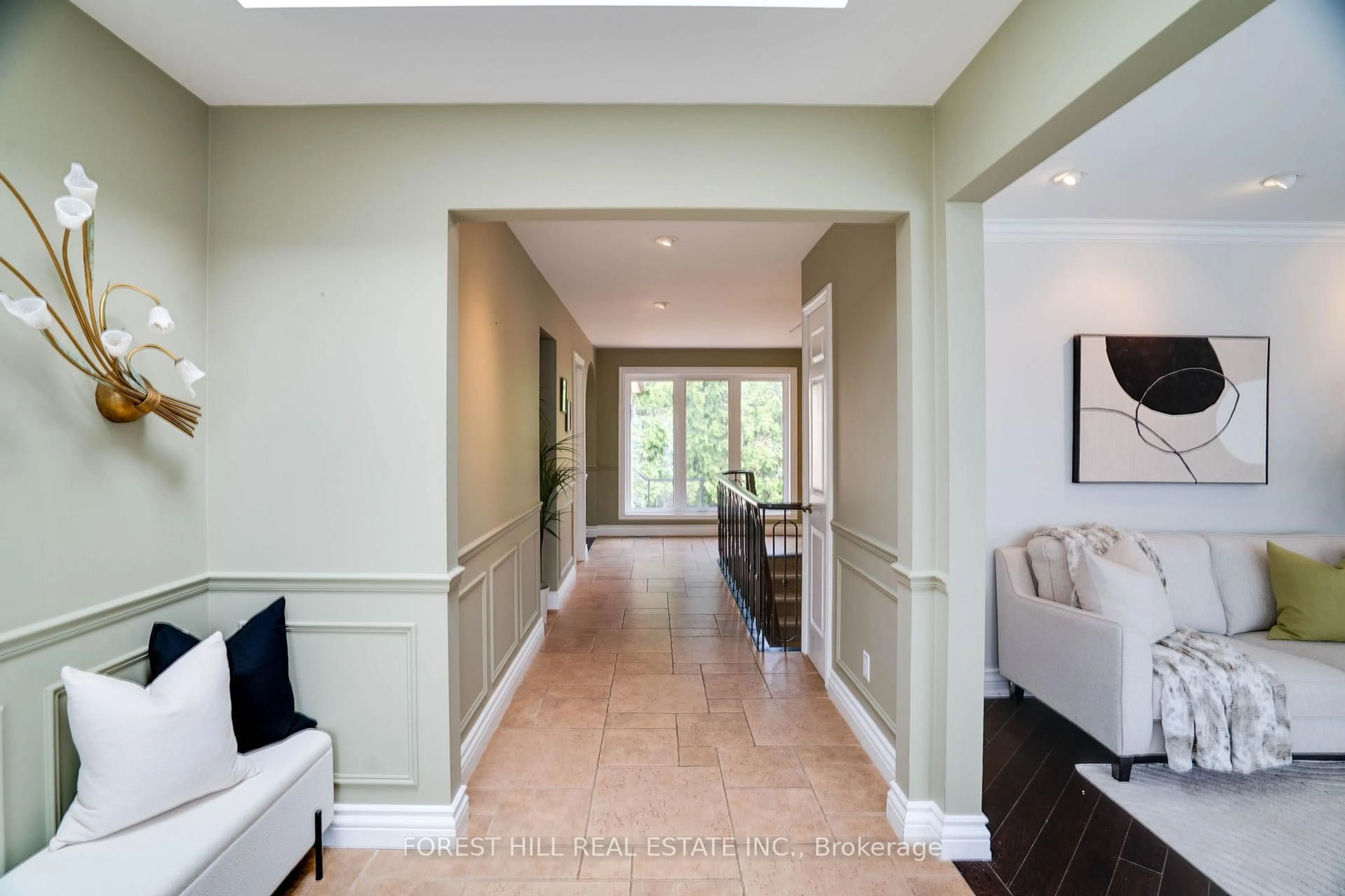 Indoor entryway for 244 Waterloo Ave, Toronto Ontario M3H 3Z4