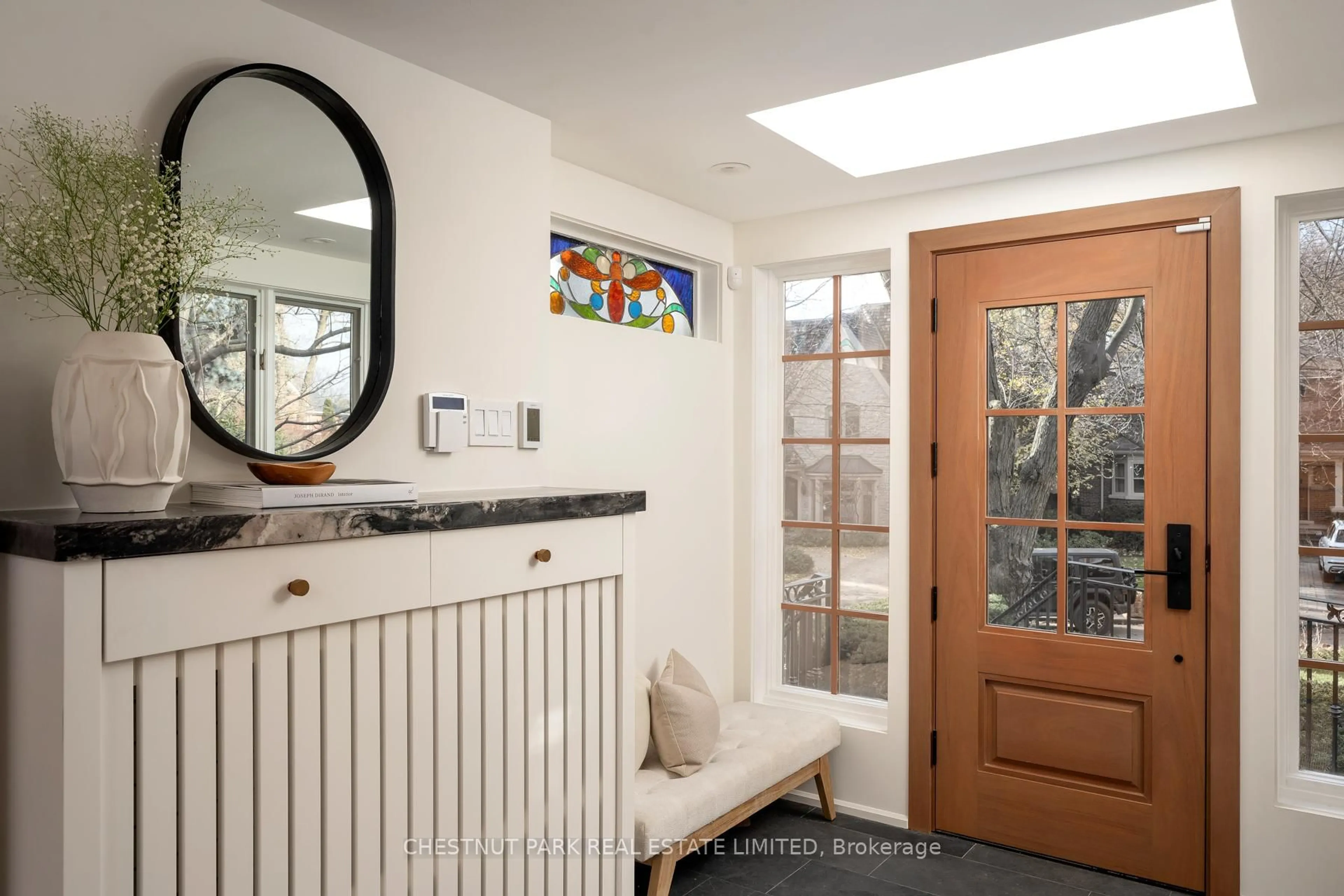 Indoor entryway for 35 Weybourne Cres, Toronto Ontario M4N 2R4