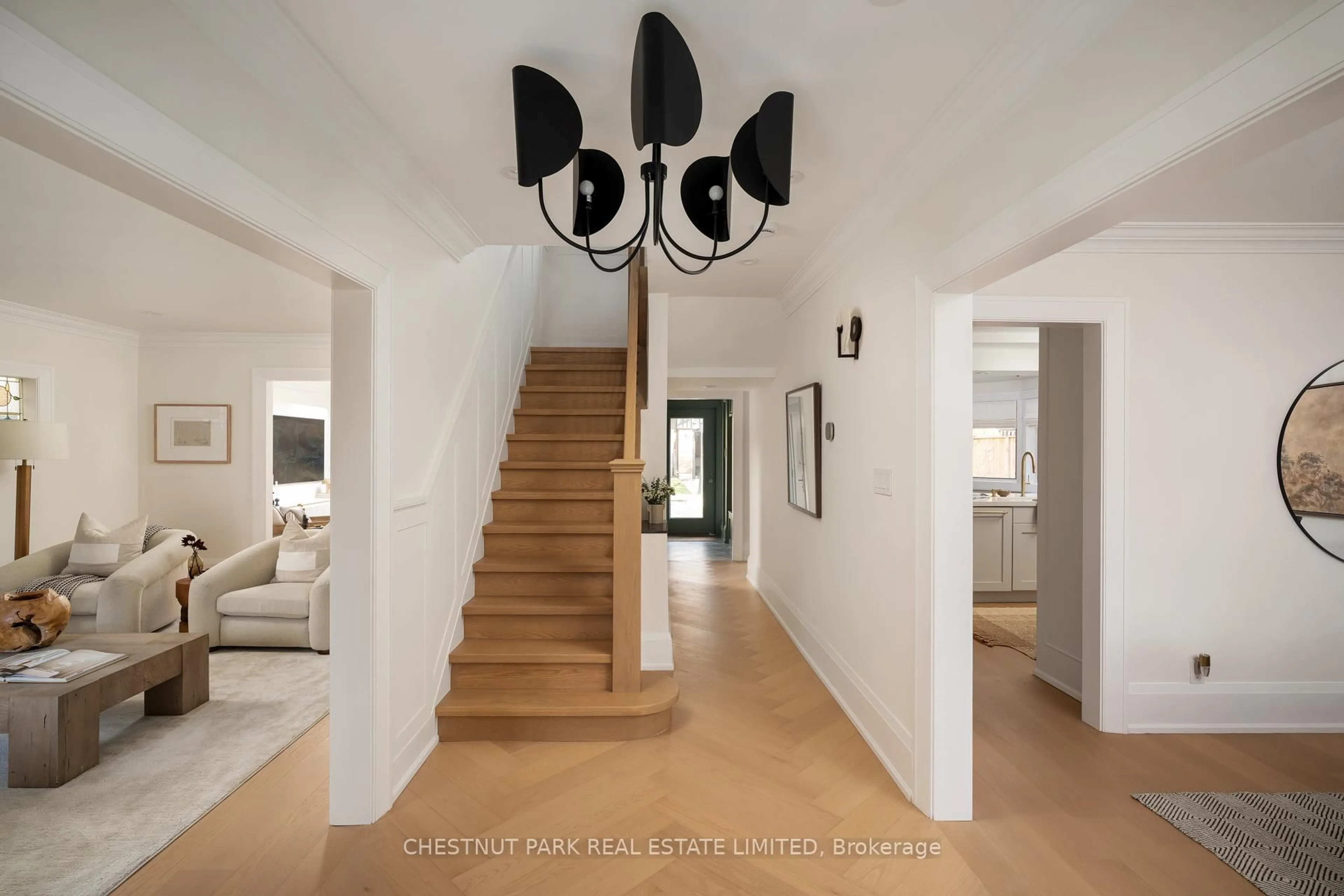 Unknown for 35 Weybourne Cres, Toronto Ontario M4N 2R4