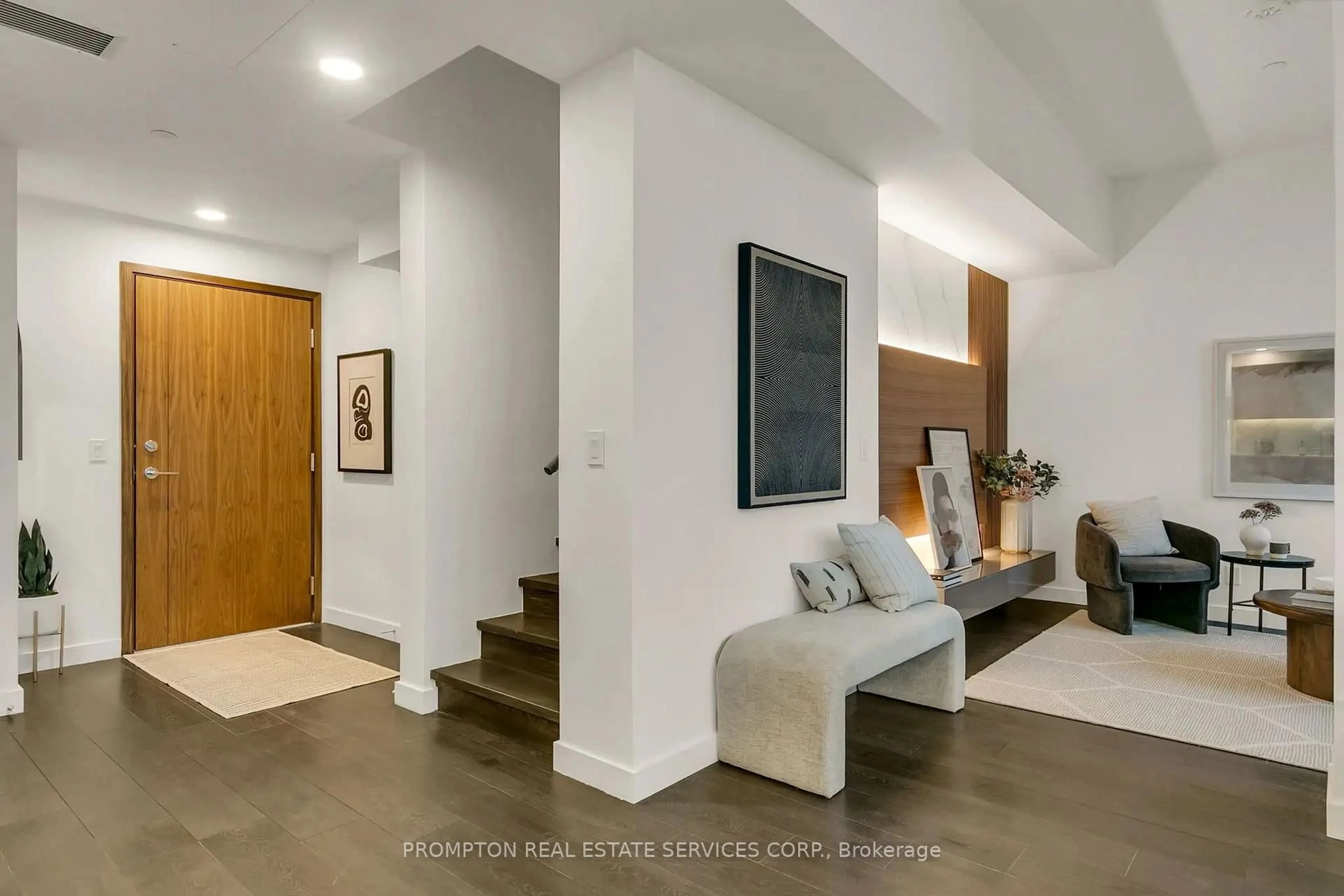 Indoor entryway for 38 Widmer St #PH 5110, Toronto Ontario M5V 2E9