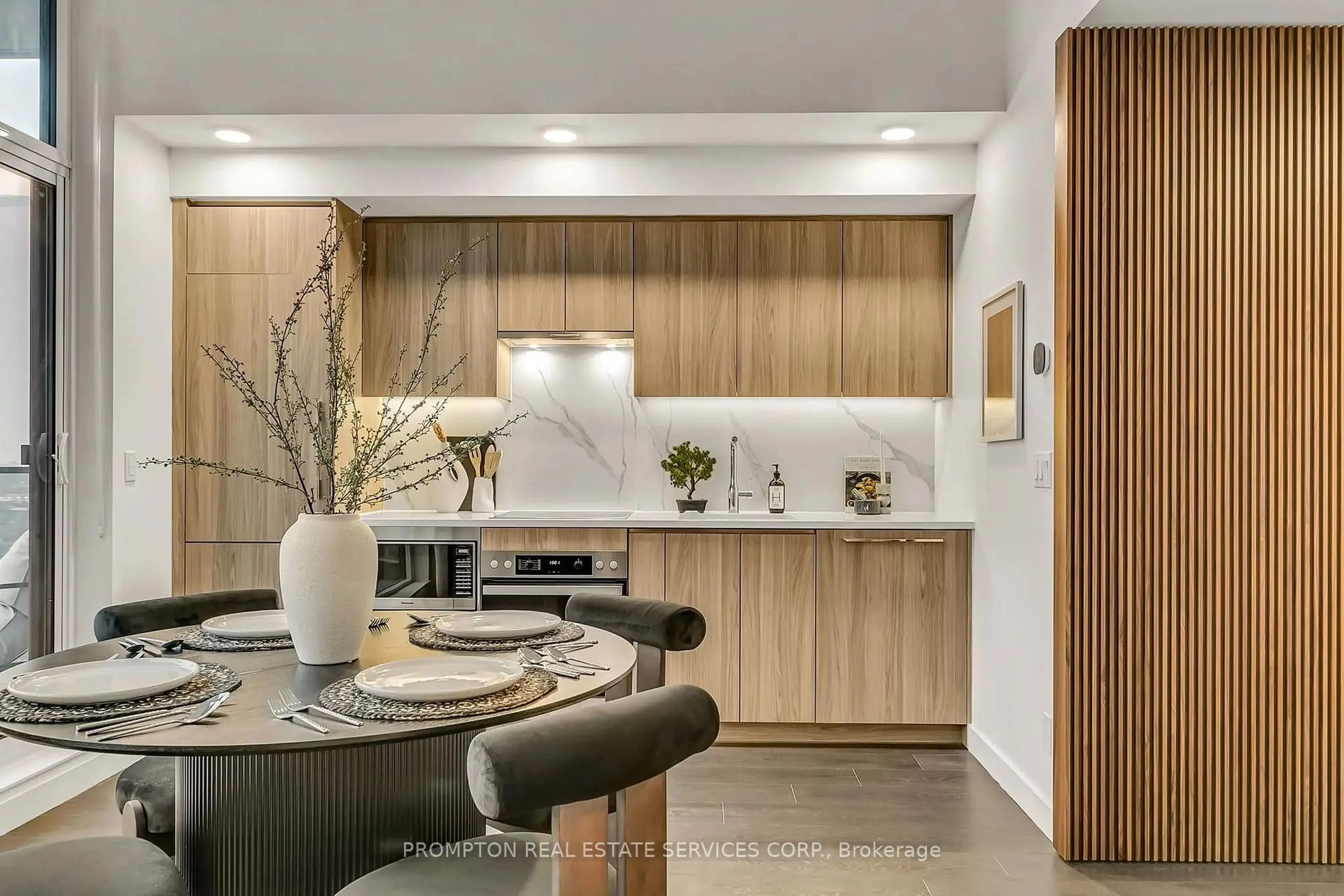 Contemporary kitchen, unknown for 38 Widmer St #PH 5110, Toronto Ontario M5V 2E9