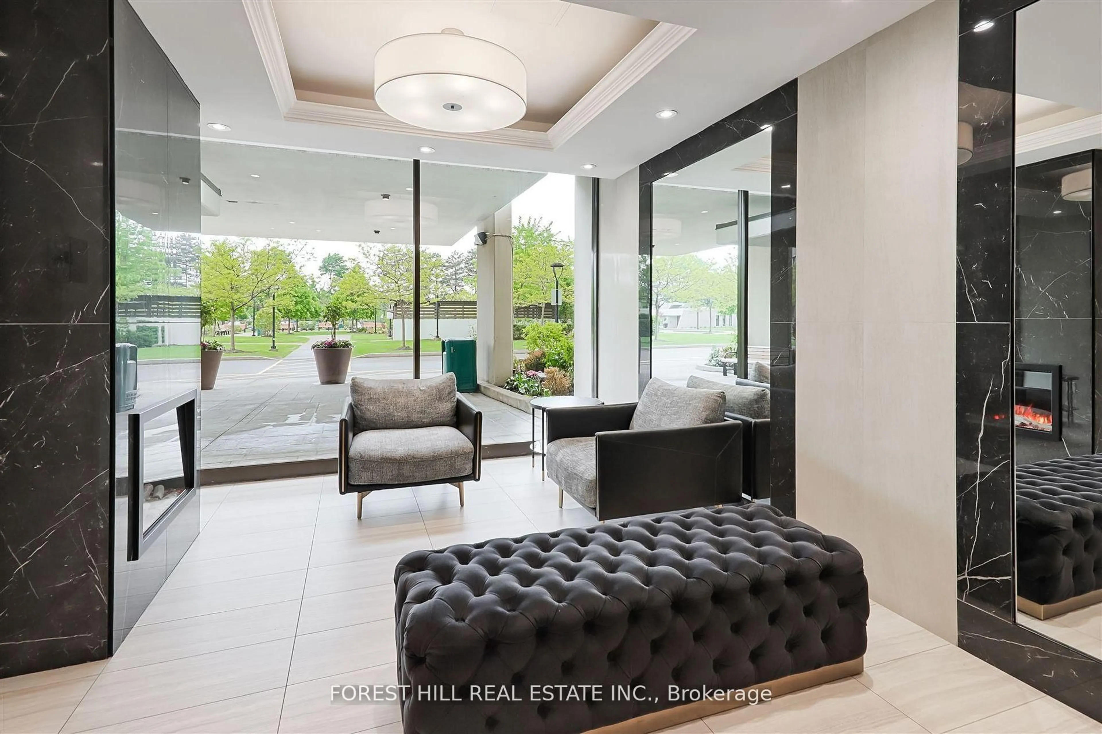 Indoor foyer for 725 Don Mills Rd #1701, Toronto Ontario M3C 1S8