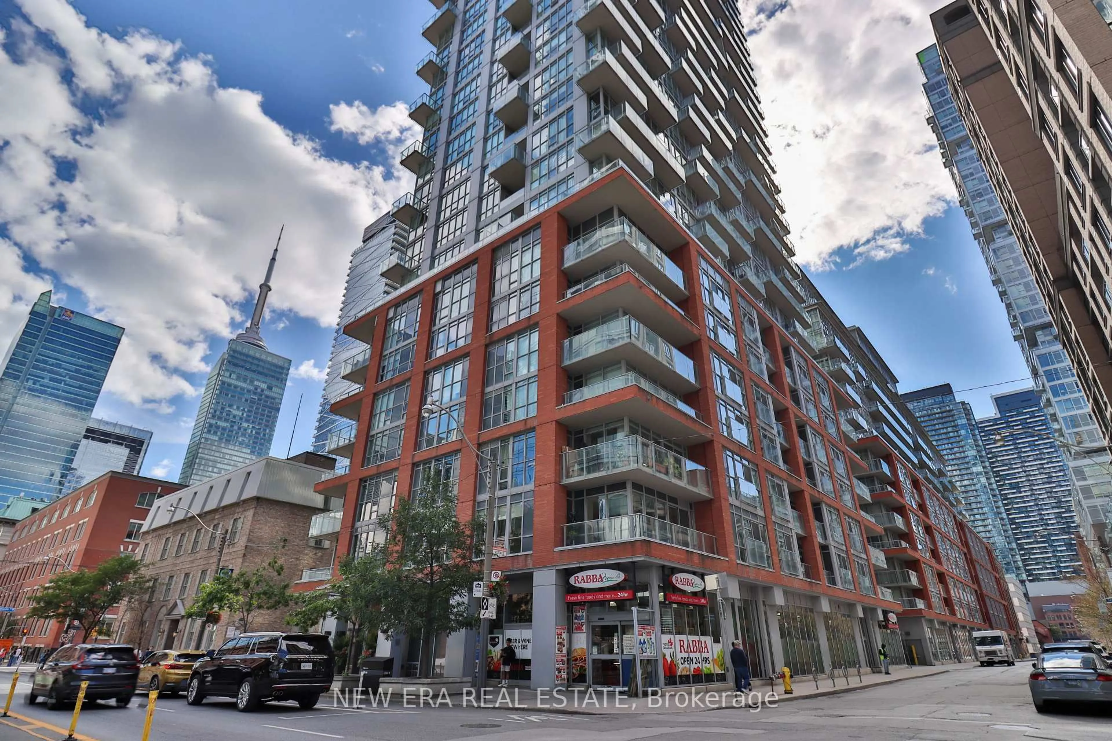 Patio, building for 126 Simcoe St #411, Toronto Ontario M5H 4E6