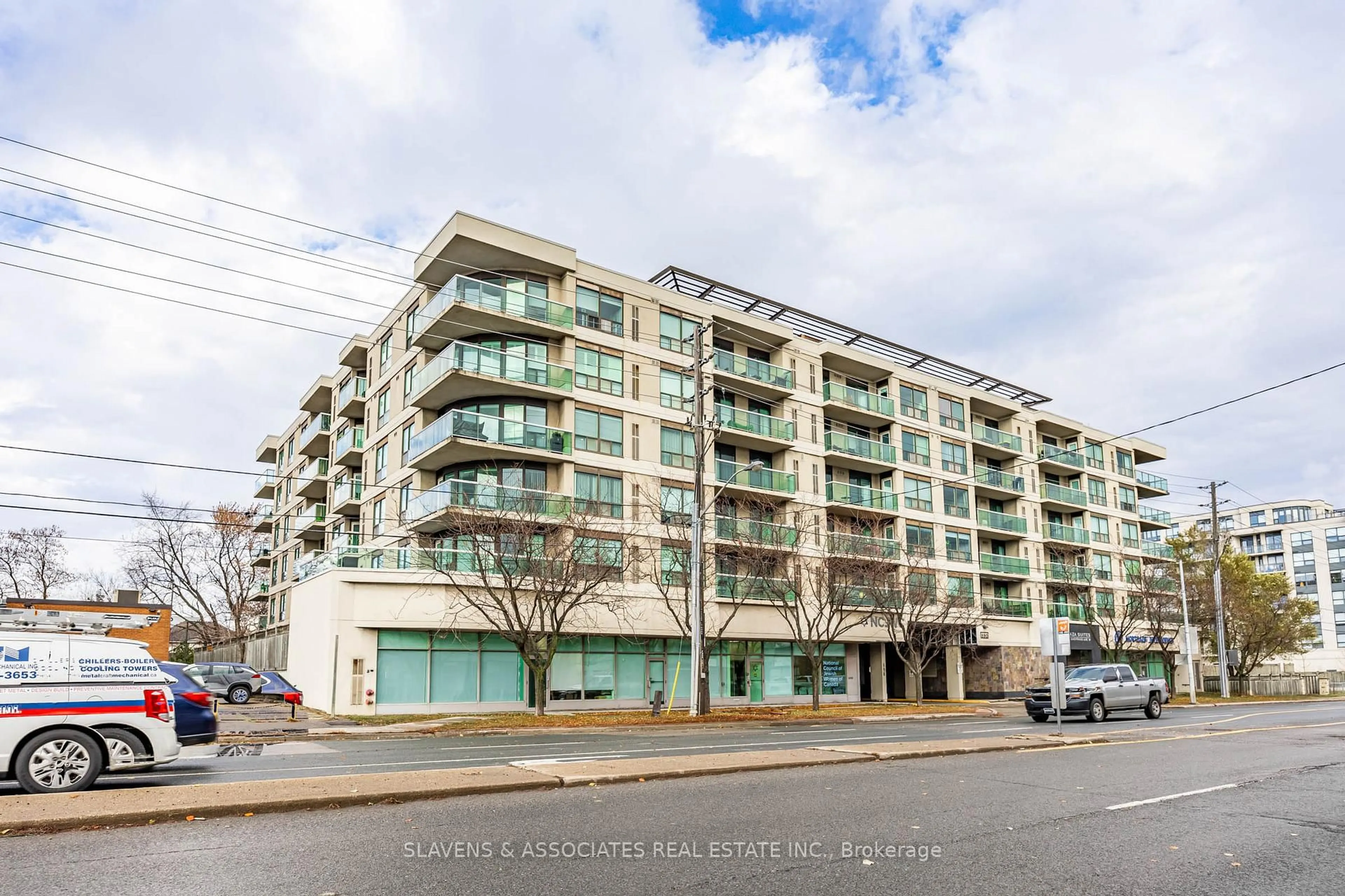 Patio, building for 890 Sheppard Ave #603, Toronto Ontario M3H 6B9