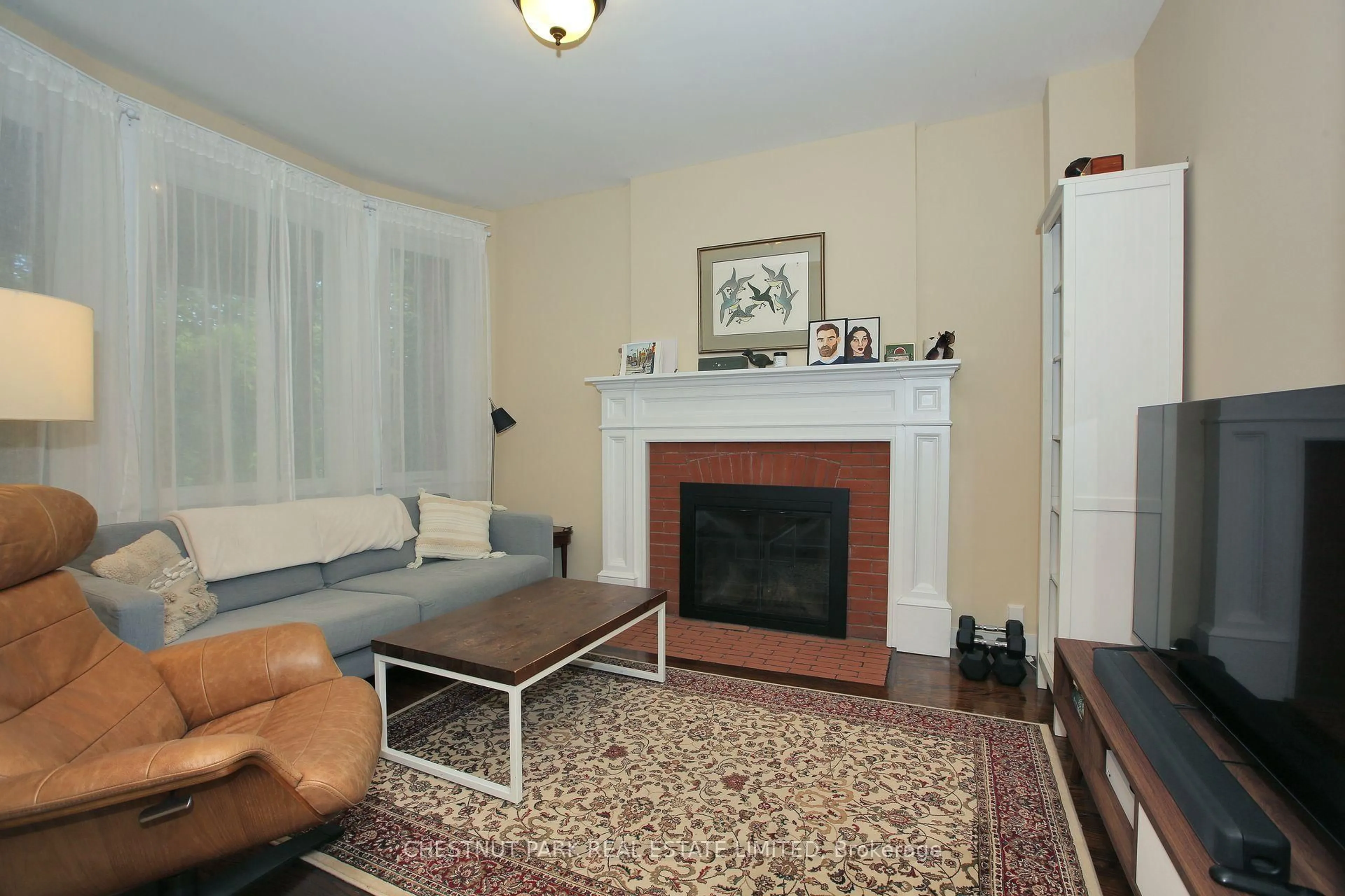 Living room with furniture, unknown for 151 Marlborough Pl, Toronto Ontario M5R 3J5